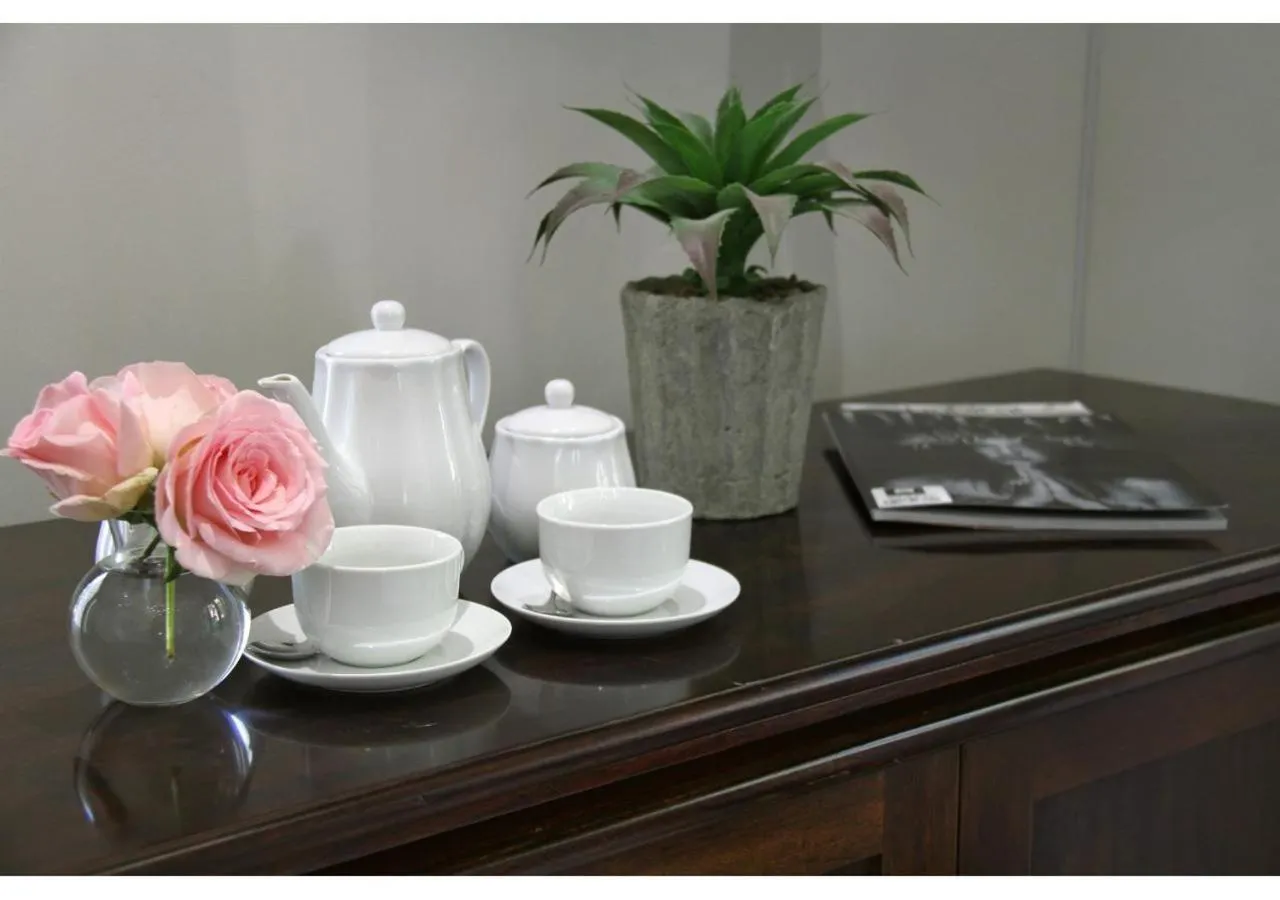 Coffee/tea facilities in Sheppard Boutique Hotel