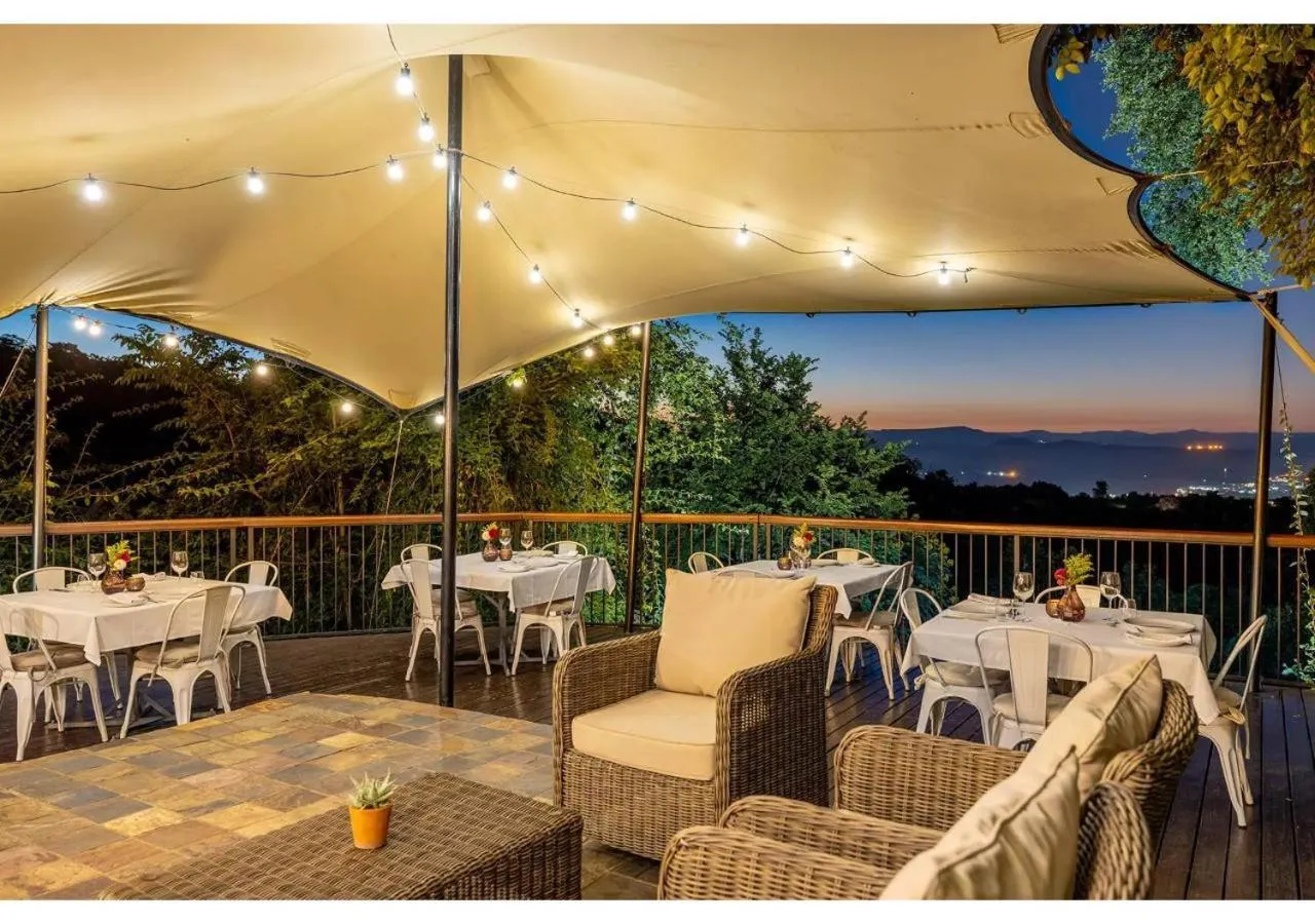 Restaurant/places to eat in Sheppard Boutique Hotel