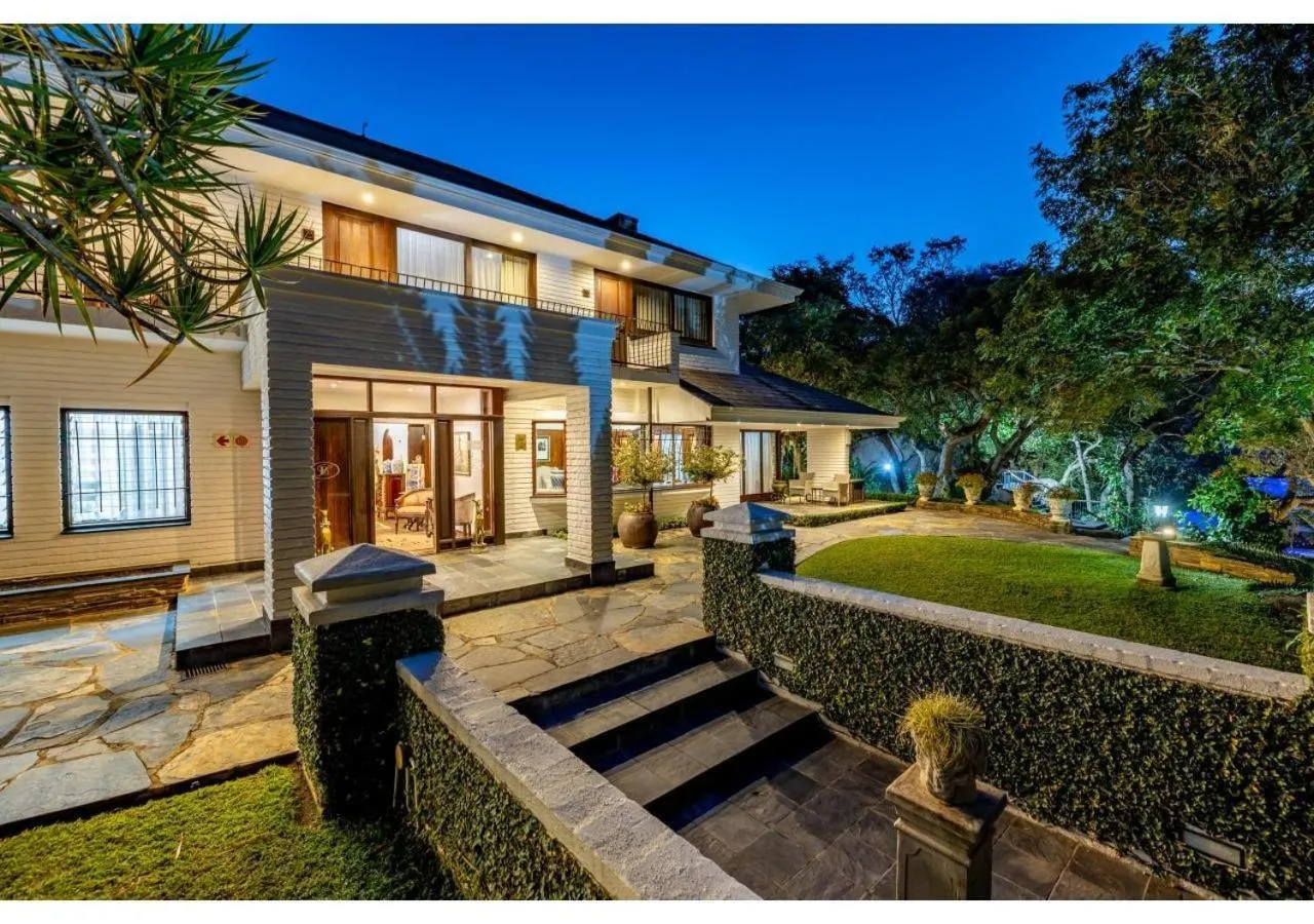 Property building in Sheppard Boutique Hotel