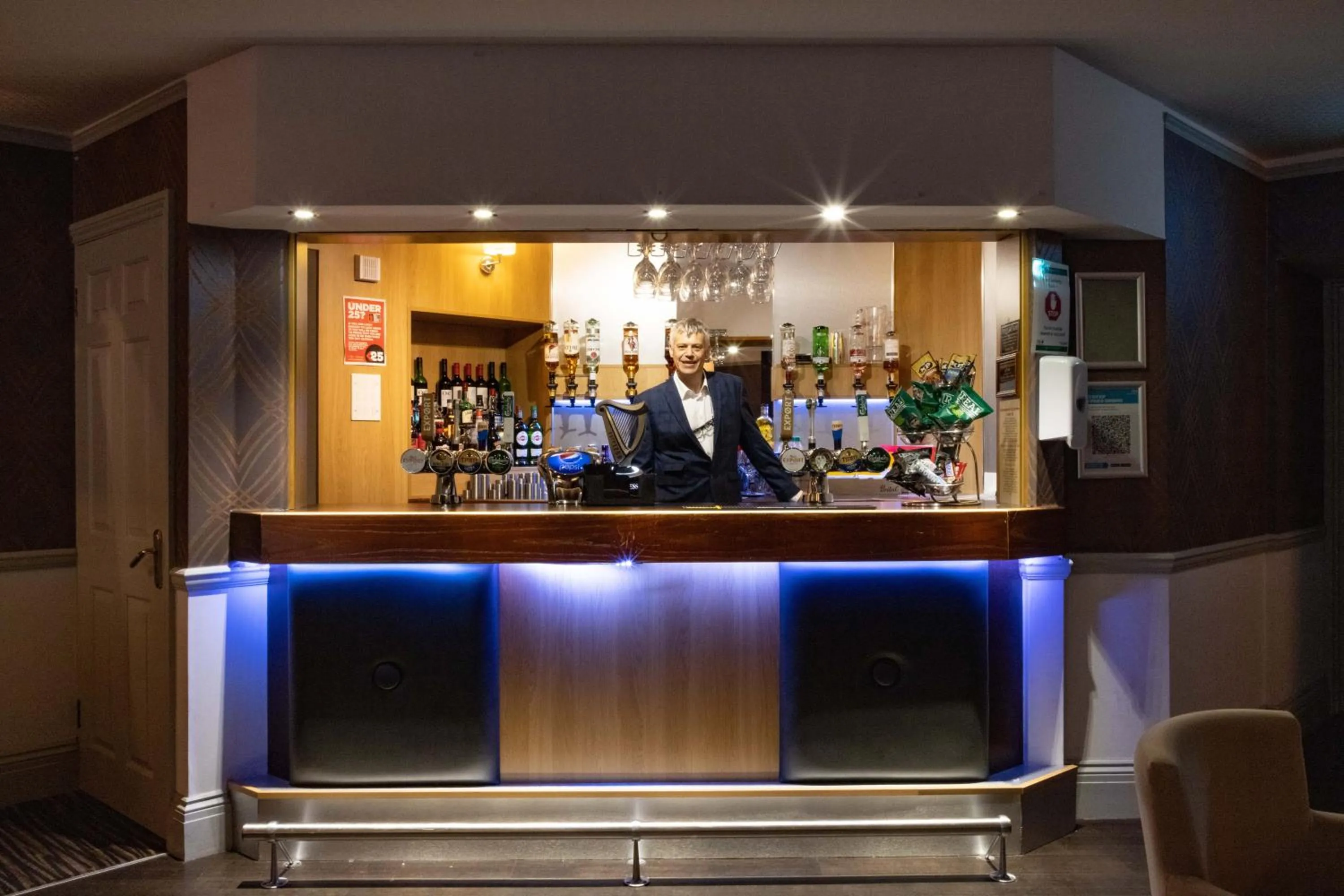 Lounge or bar in The Esplanade Hotel by Compass Hospitality