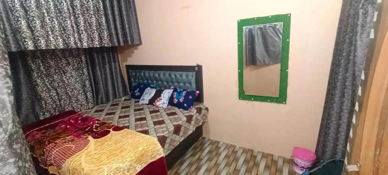 Bed in Shree Gopal Niketan