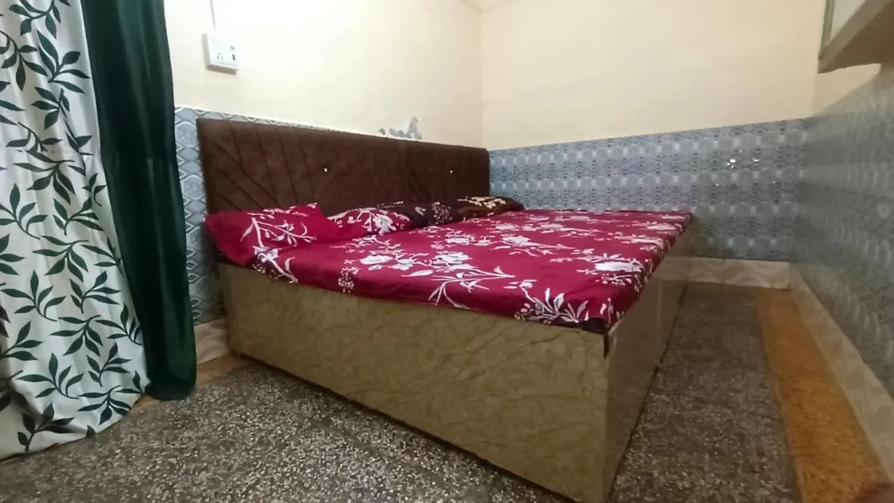 Bed in Shree Gopal Niketan