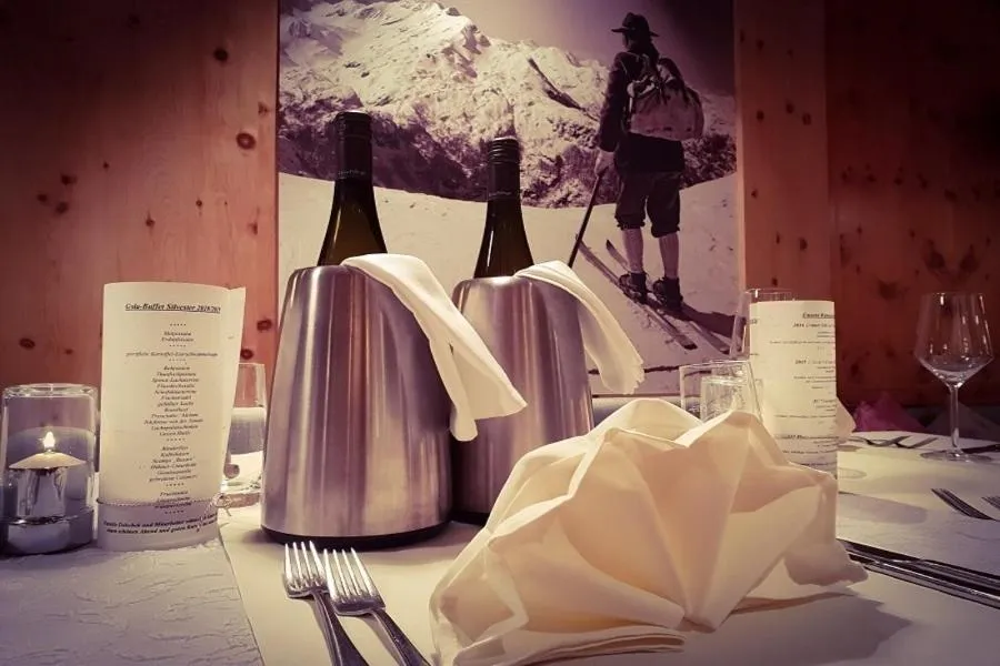 Restaurant/places to eat in Hotel Sportalmmm, Hoch-Genuss