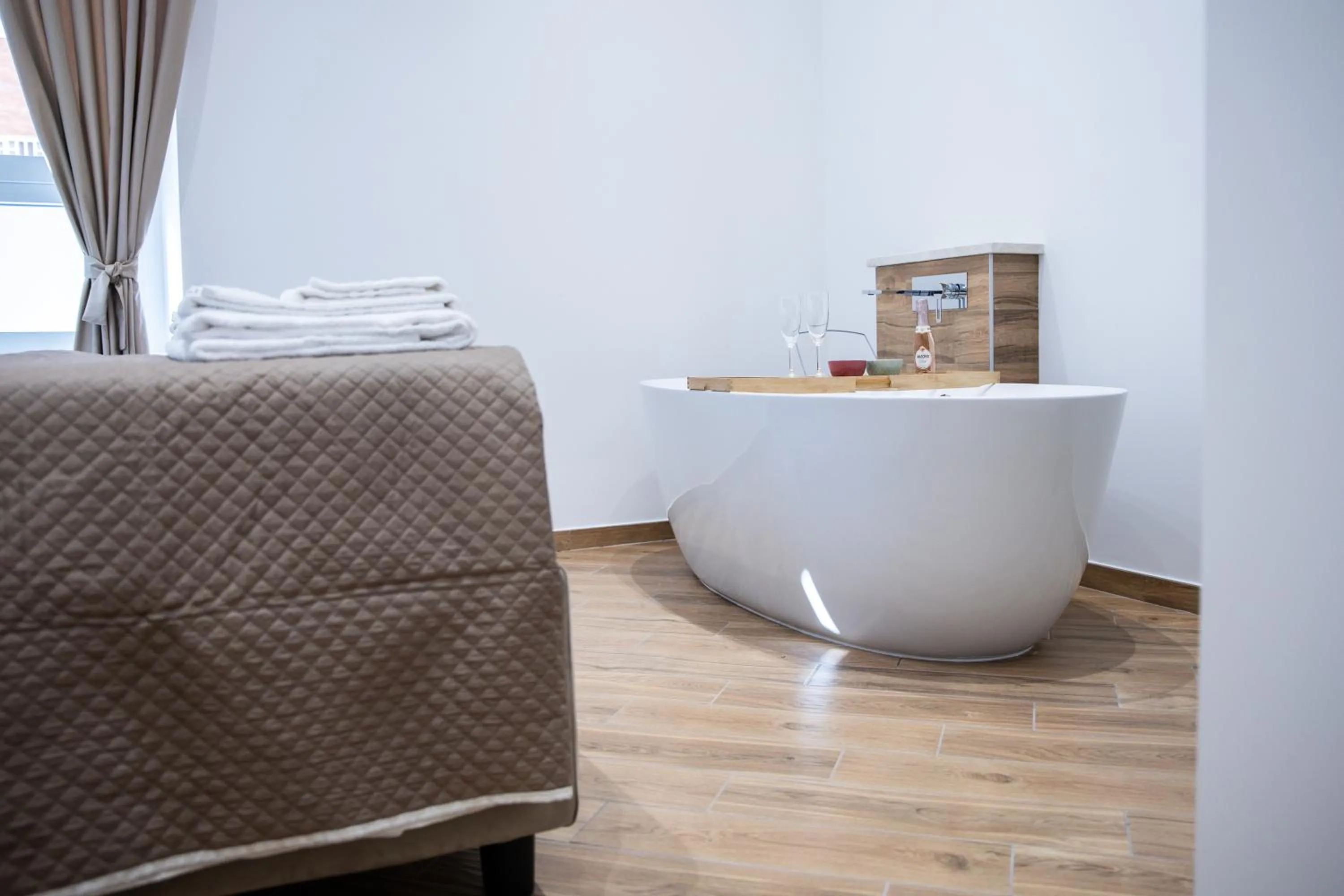 Deluxe Double Room with Bath in Dimora Diaz B&B