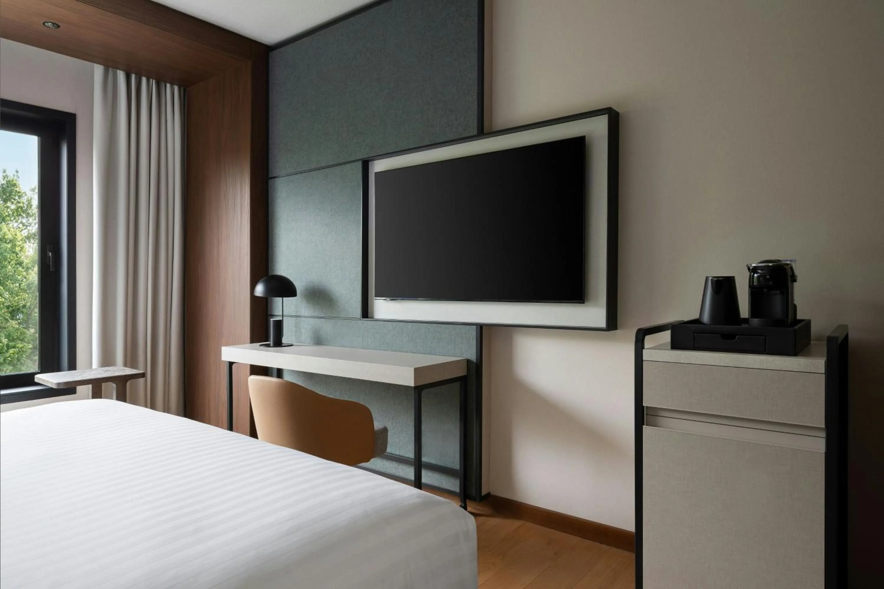 Photo of the whole room, Bed in Milan Marriott Hotel