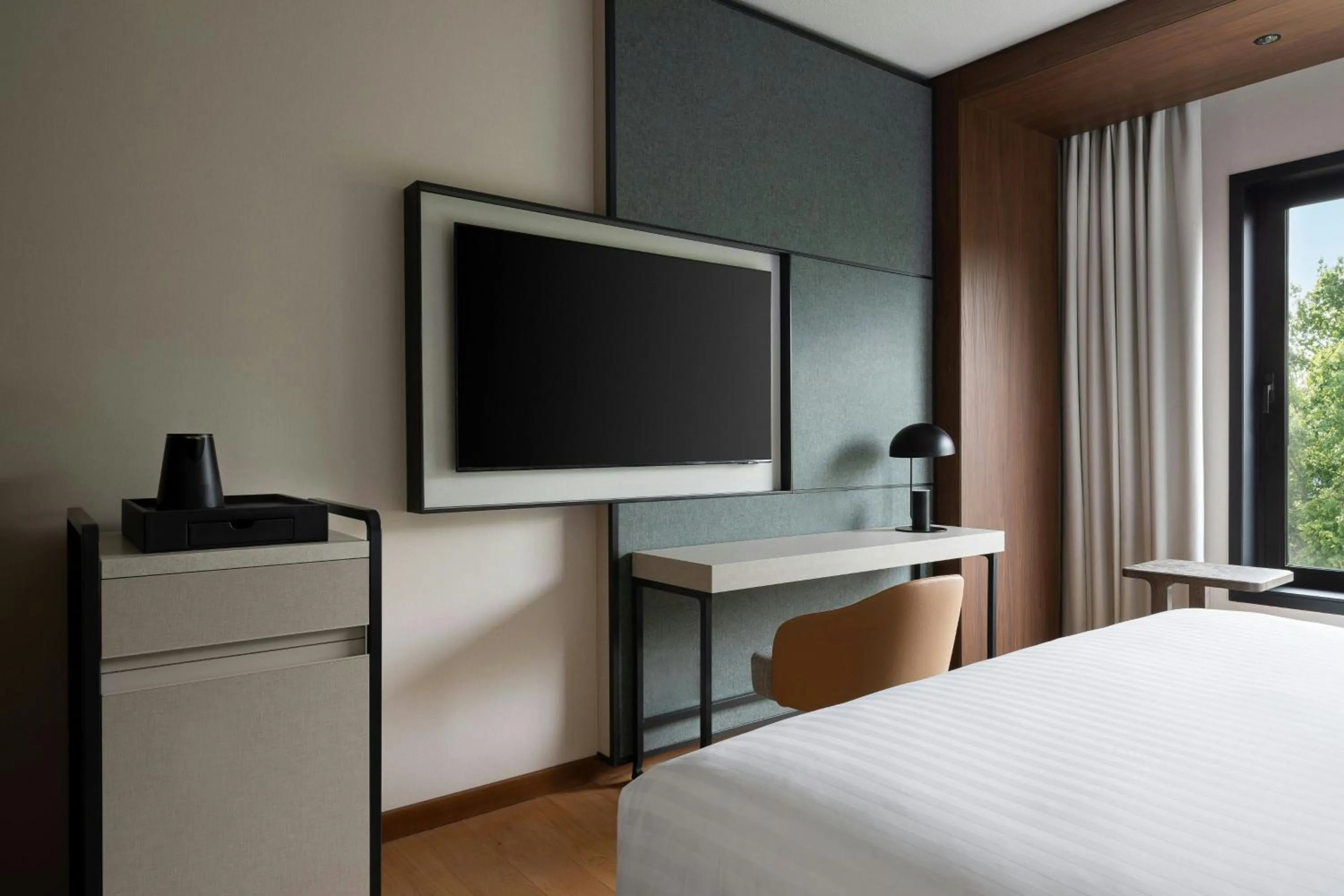 Photo of the whole room, Bed in Milan Marriott Hotel