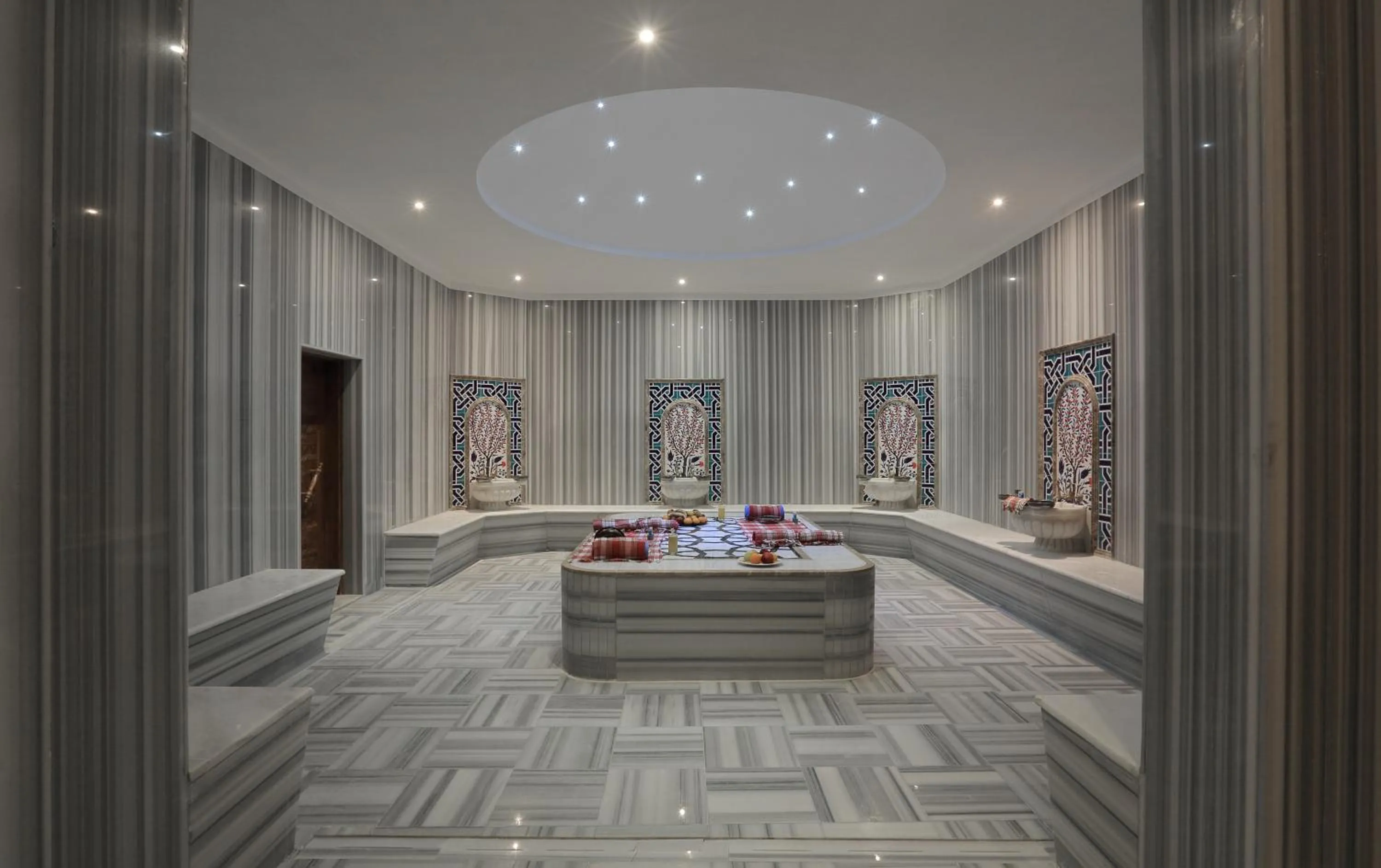 Swimming pool in Cam Thermal Resort Hotel & Spa