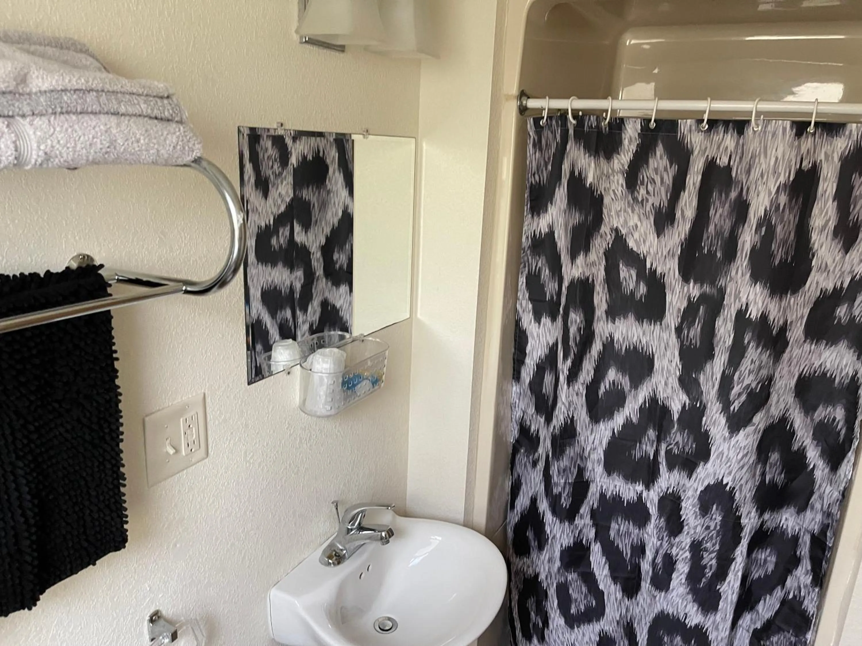 Shower in Highland Court Motel