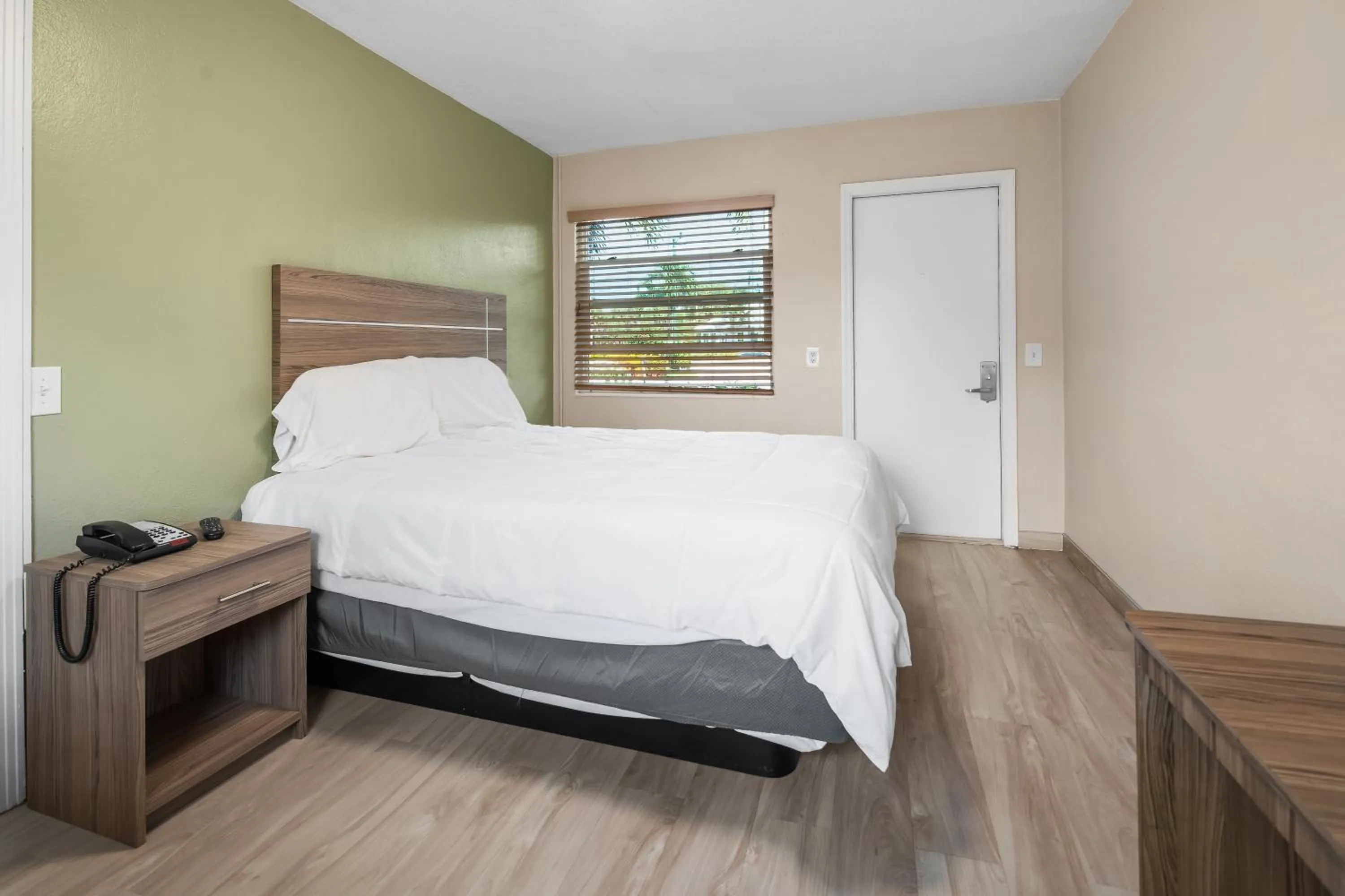 Bed in Tamiami Motel