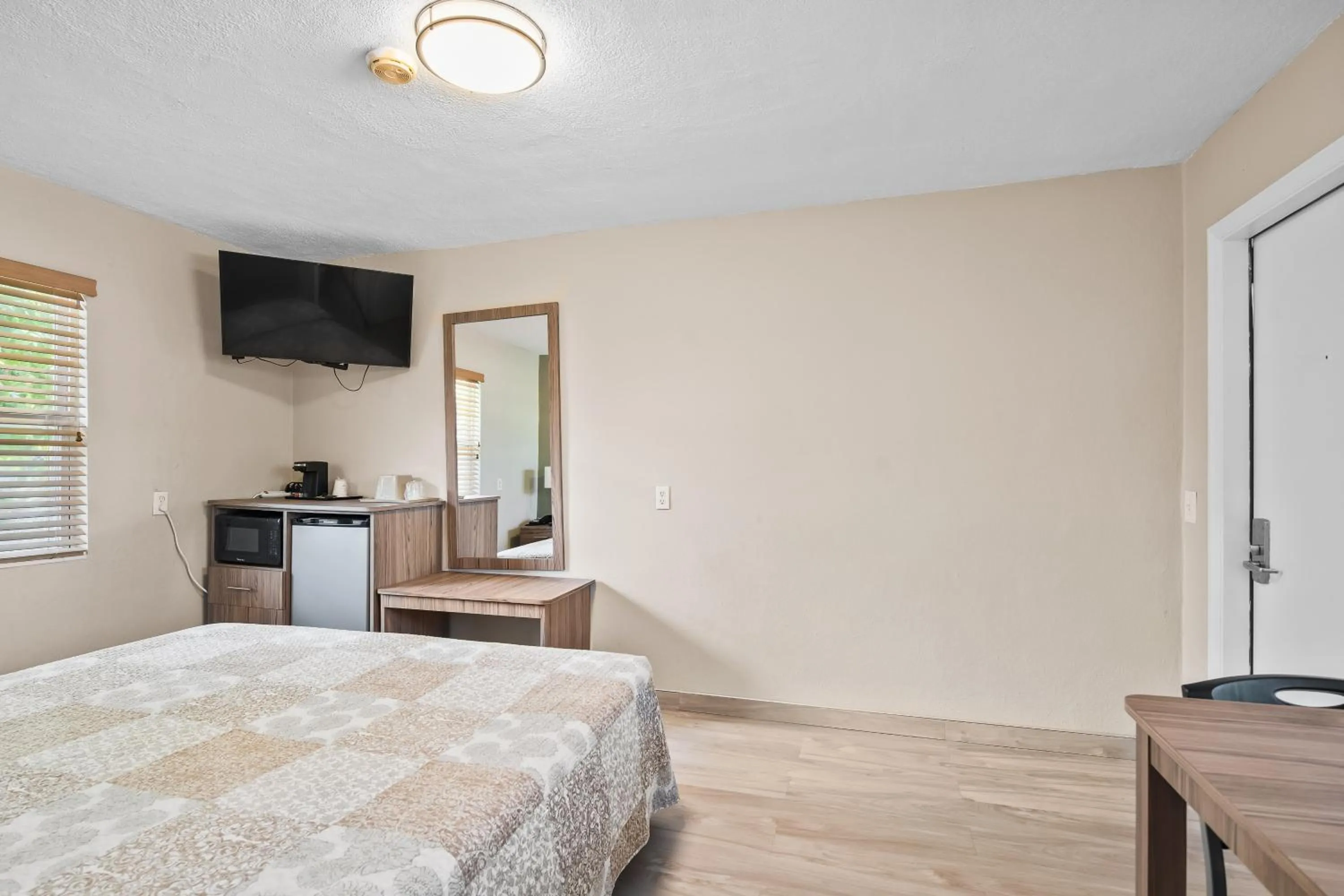 TV and multimedia in Tamiami Motel