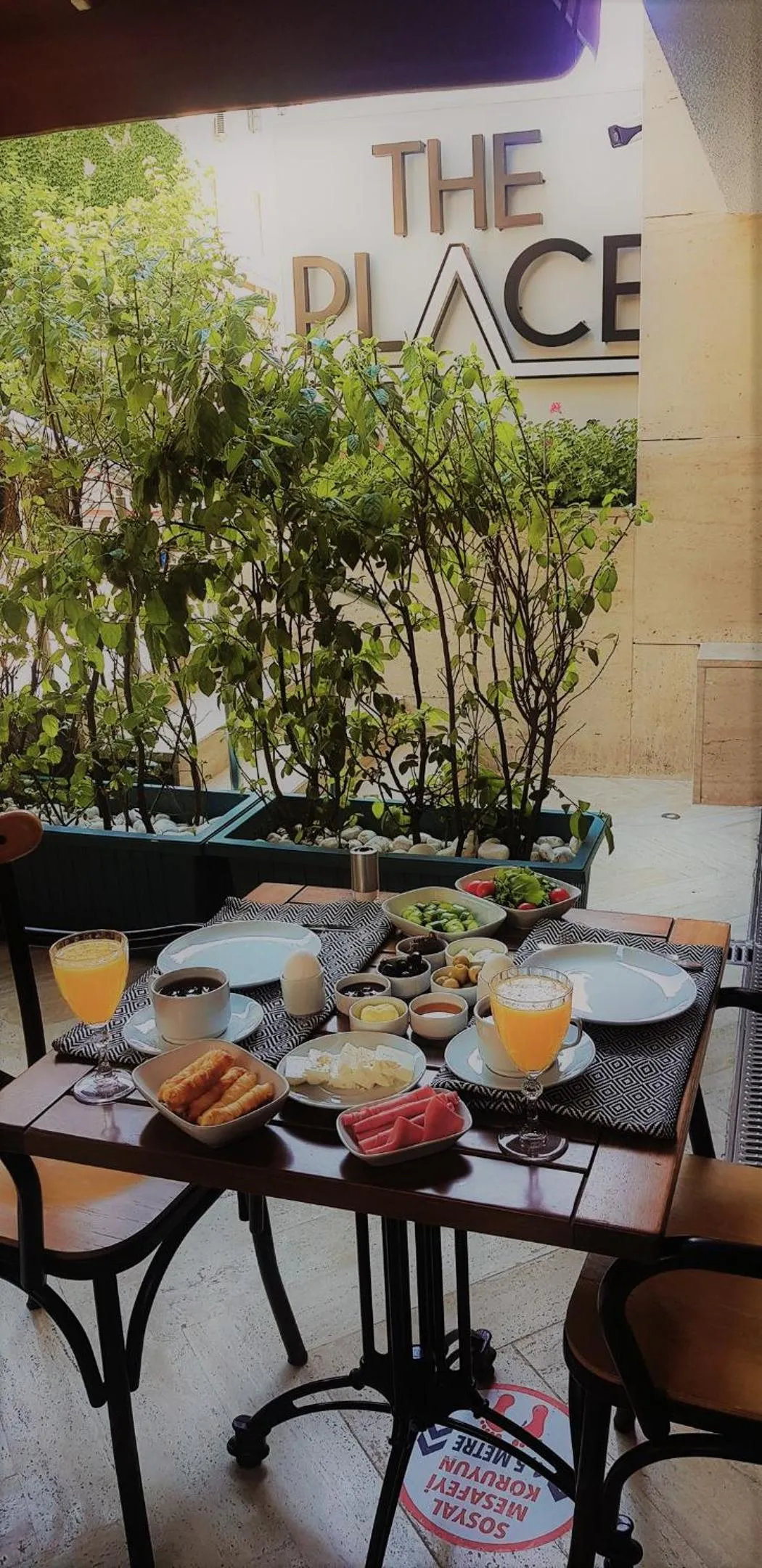 Garden in The Place Suit & Apartments