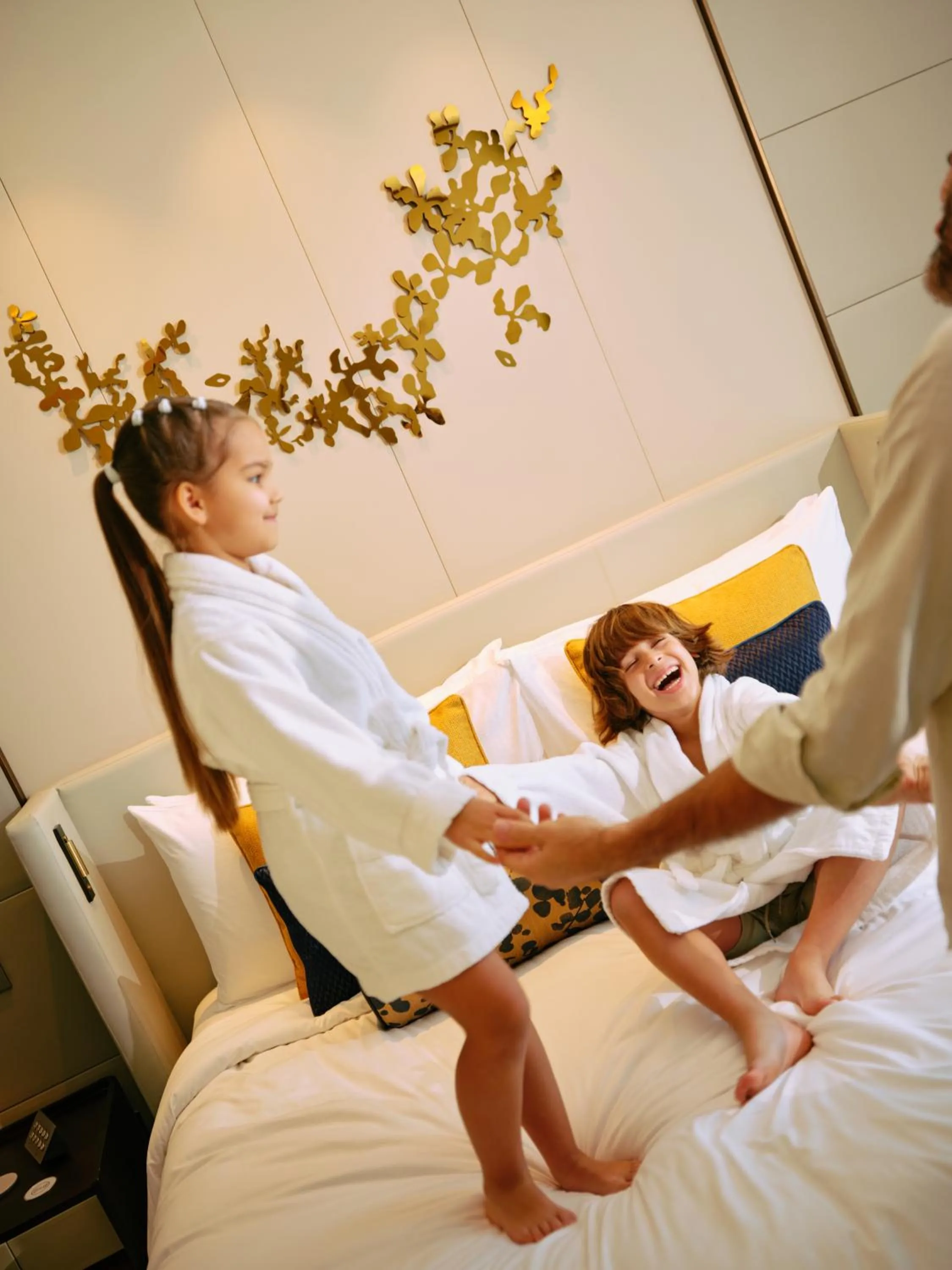 Bedroom, Bed in Mandarin Oriental Downtown, Dubai