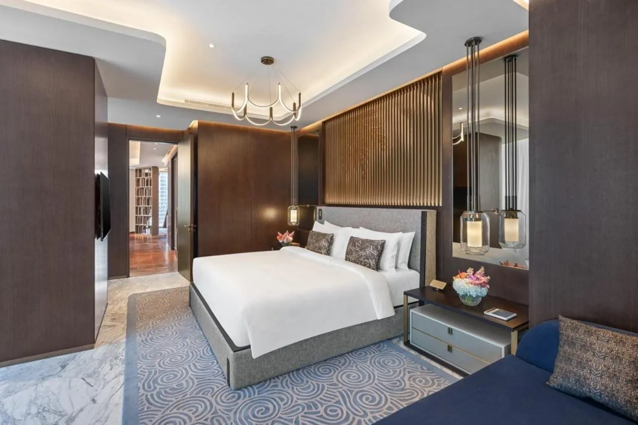 Bedroom, Bed in Mandarin Oriental Downtown, Dubai