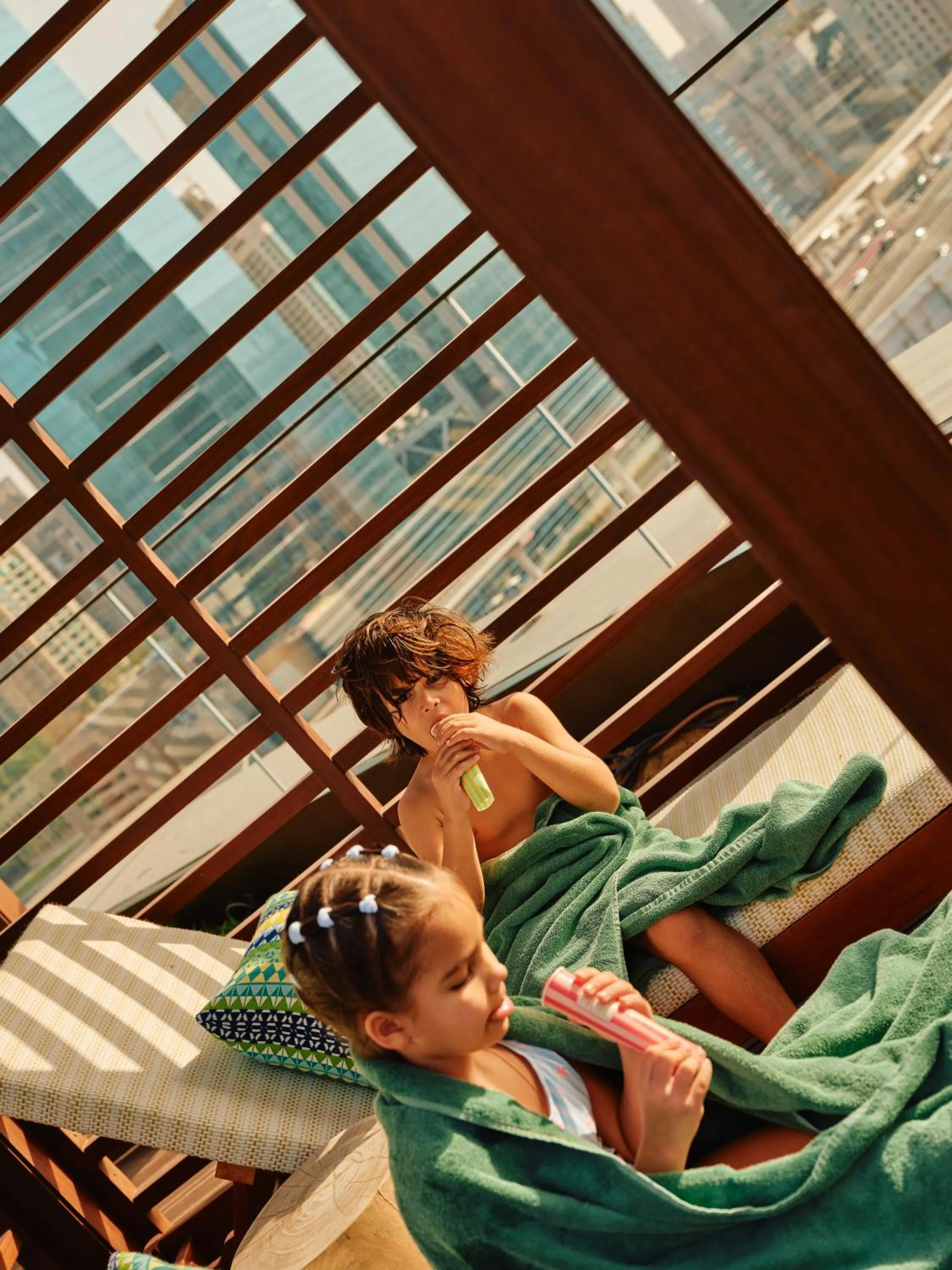 Swimming pool in Mandarin Oriental Downtown, Dubai