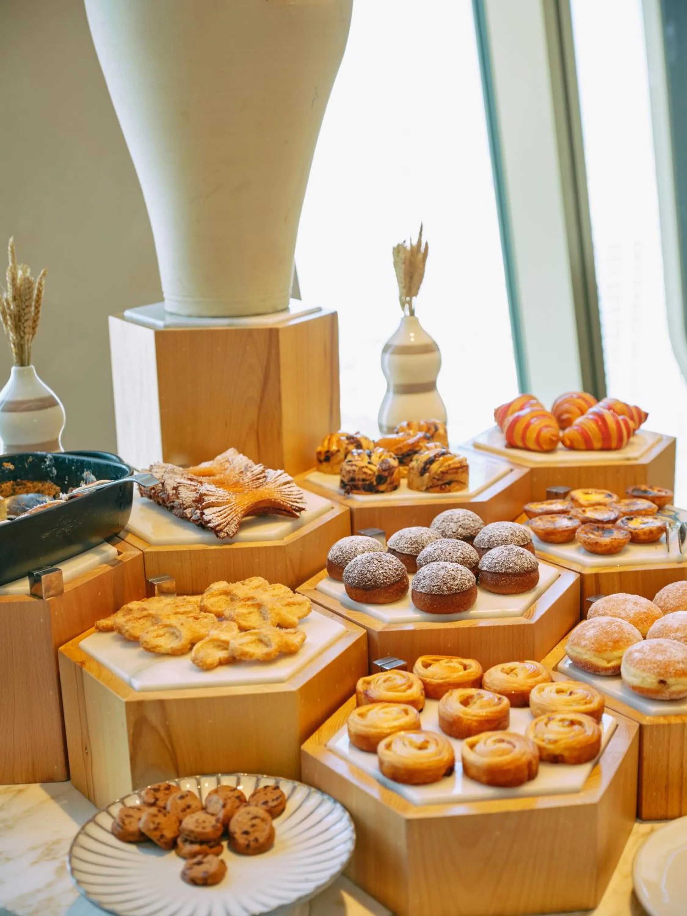 room service in Mandarin Oriental Downtown, Dubai
