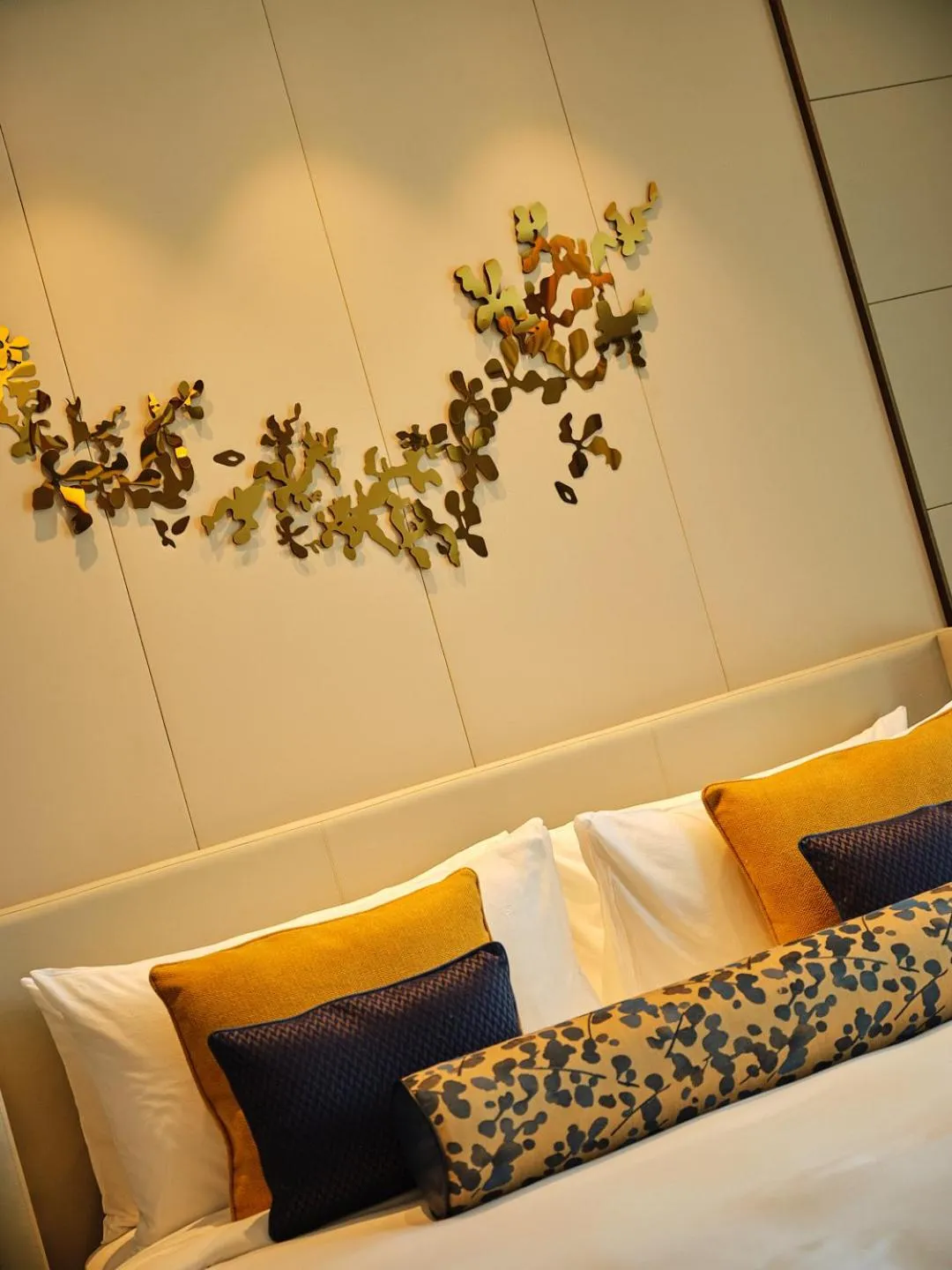 Bedroom, Bed in Mandarin Oriental Downtown, Dubai