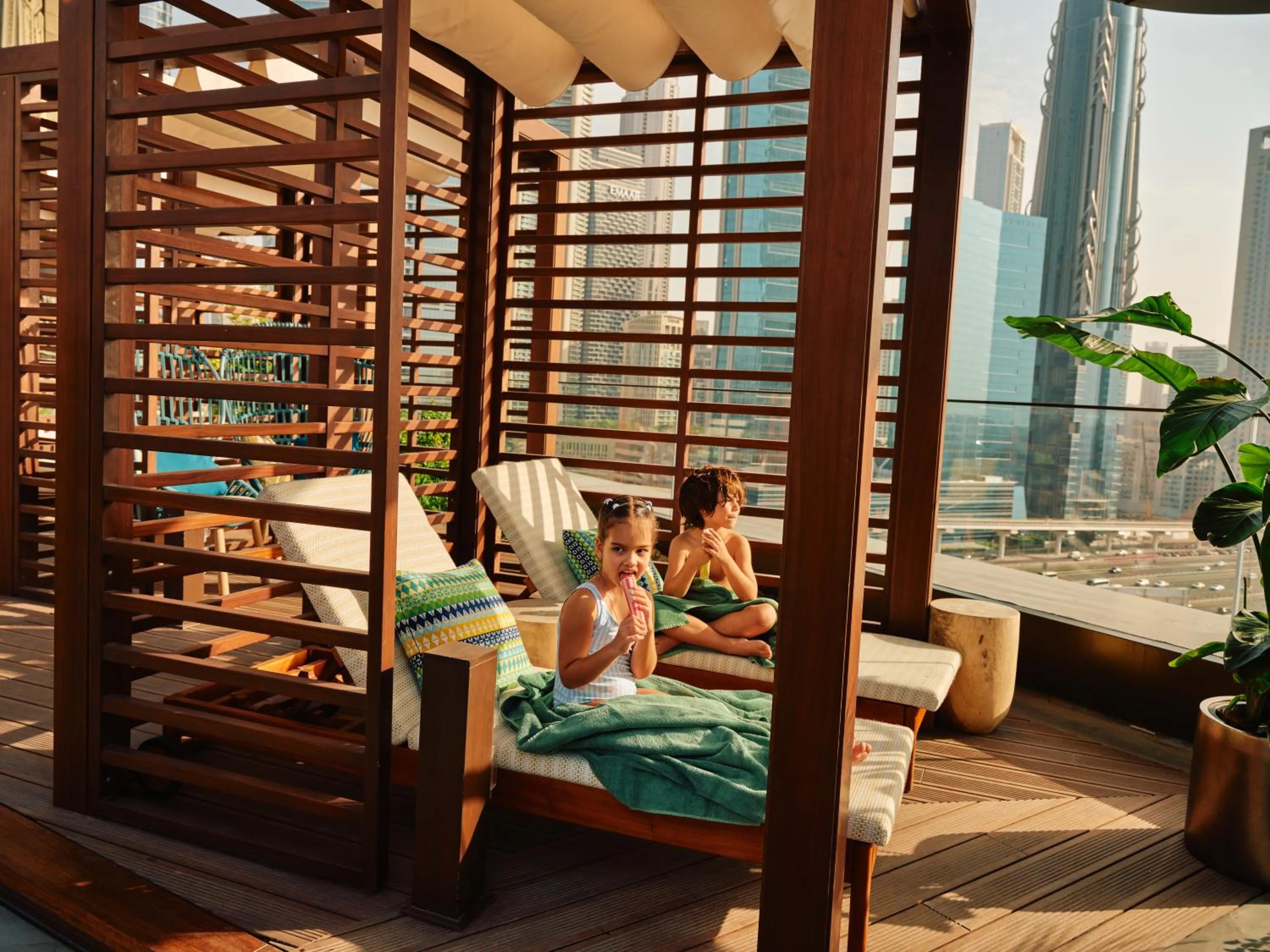 Swimming pool in Mandarin Oriental Downtown, Dubai