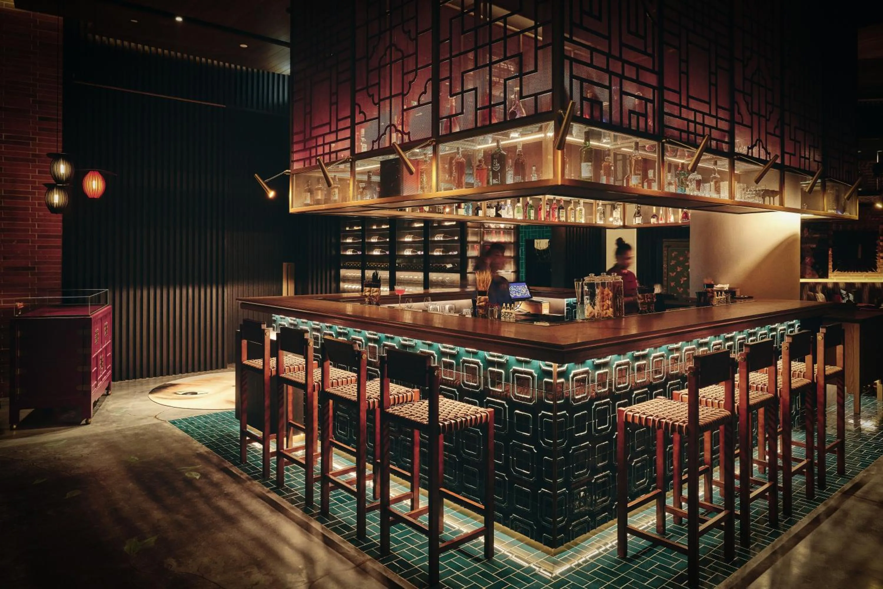 Lounge or bar in Mandarin Oriental Downtown, Dubai