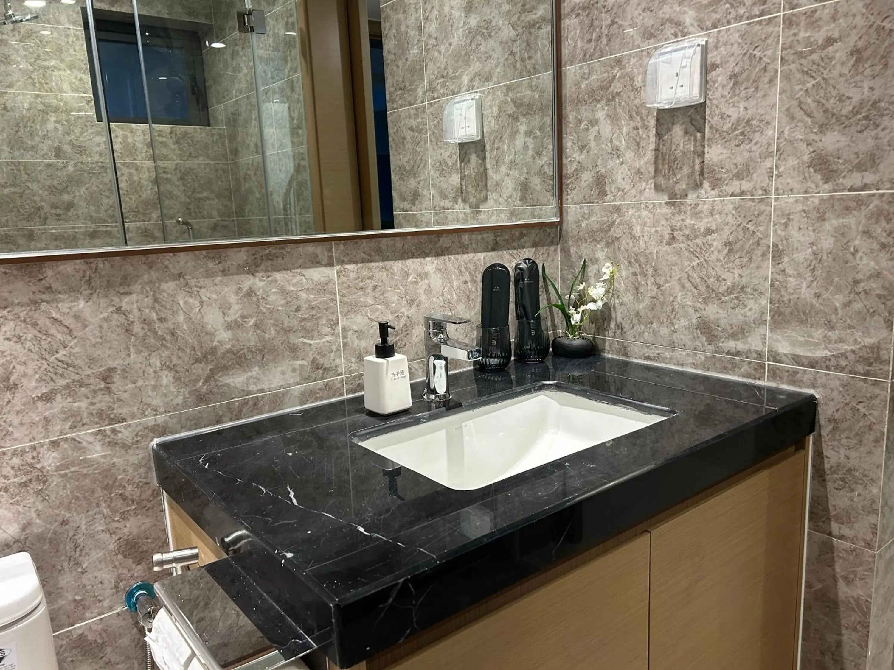 One-Bedroom Apartment with Balcony and Sea View in R&F Princess Cove Cozy&Boutique Homestay By Wan Li Property Management One-Bedroom Apartment with Balcony and Sea View in R&F Princess Cove Cozy&Boutique Homestay By Wan Li Property Management