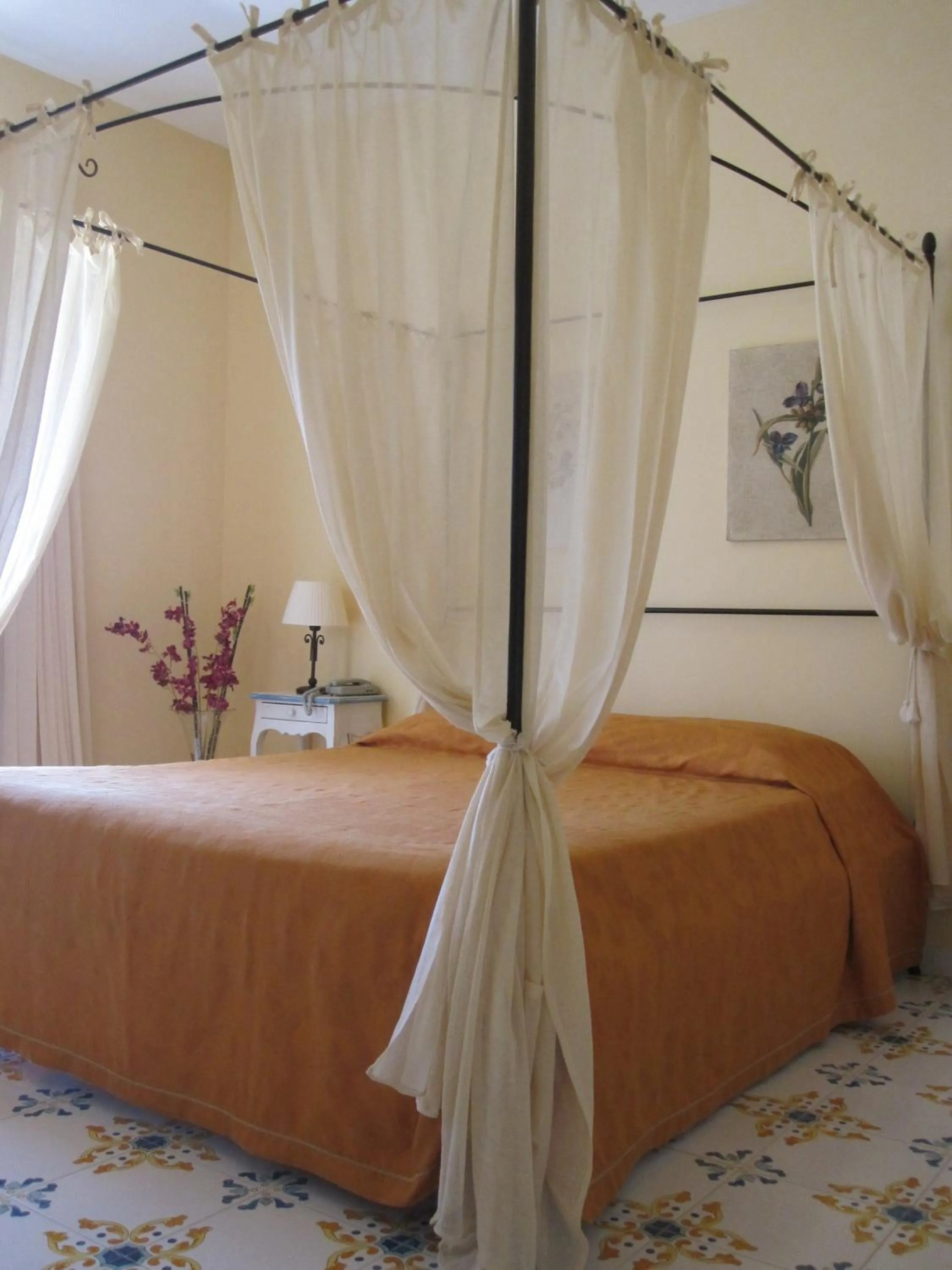 Photo of the whole room, Bed in Hotel Bougainville