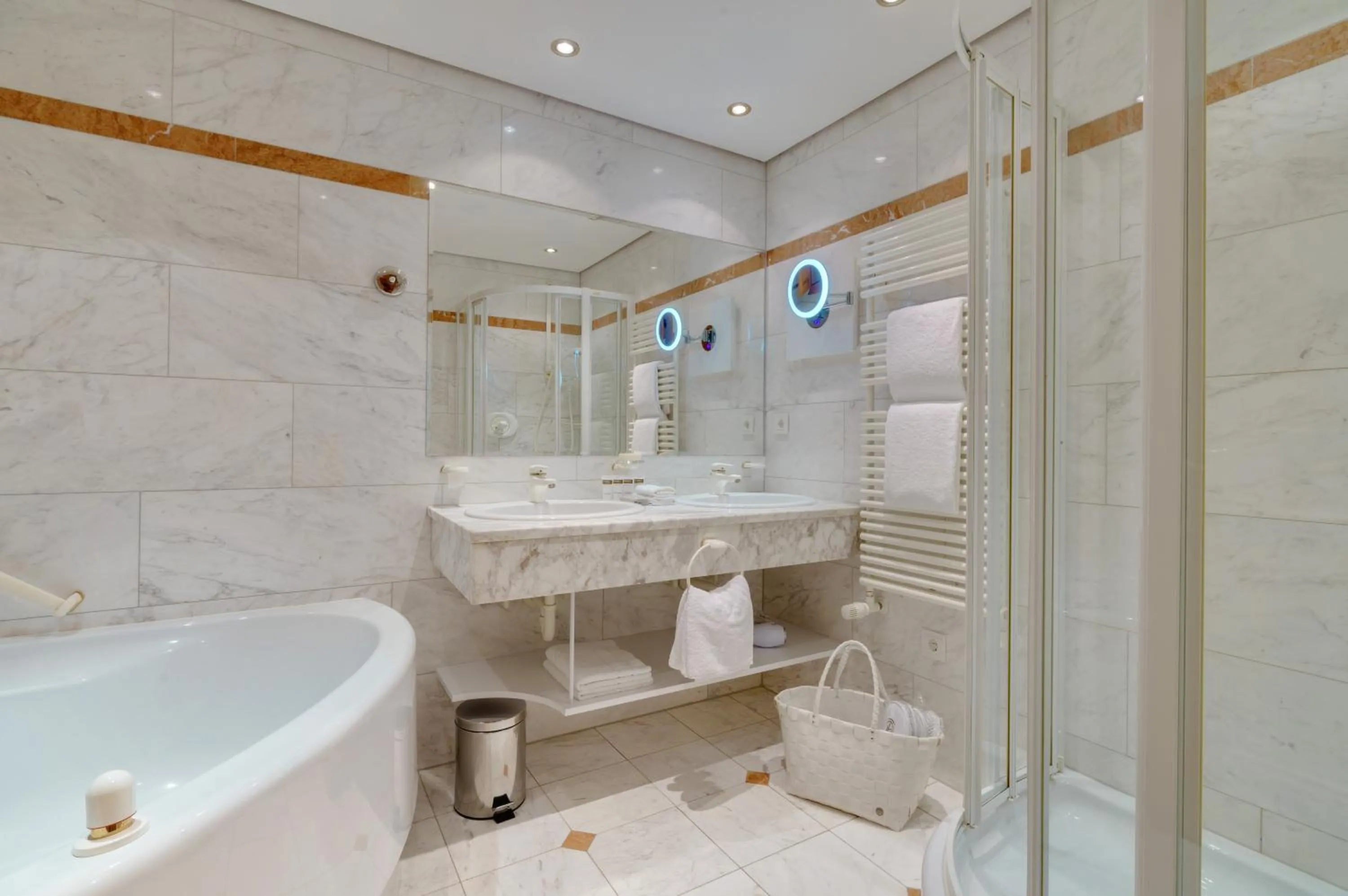 Shower in Posthotel Achenkirch Resort and Spa - Adults Only