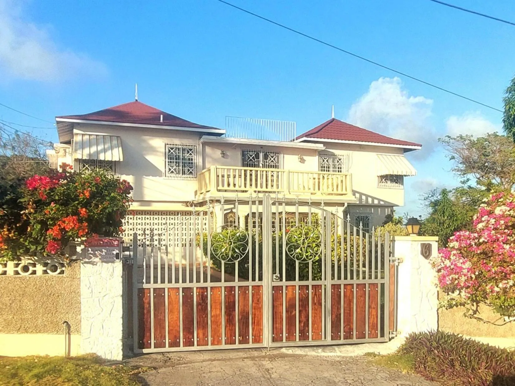 Property building in Castlevue B&B