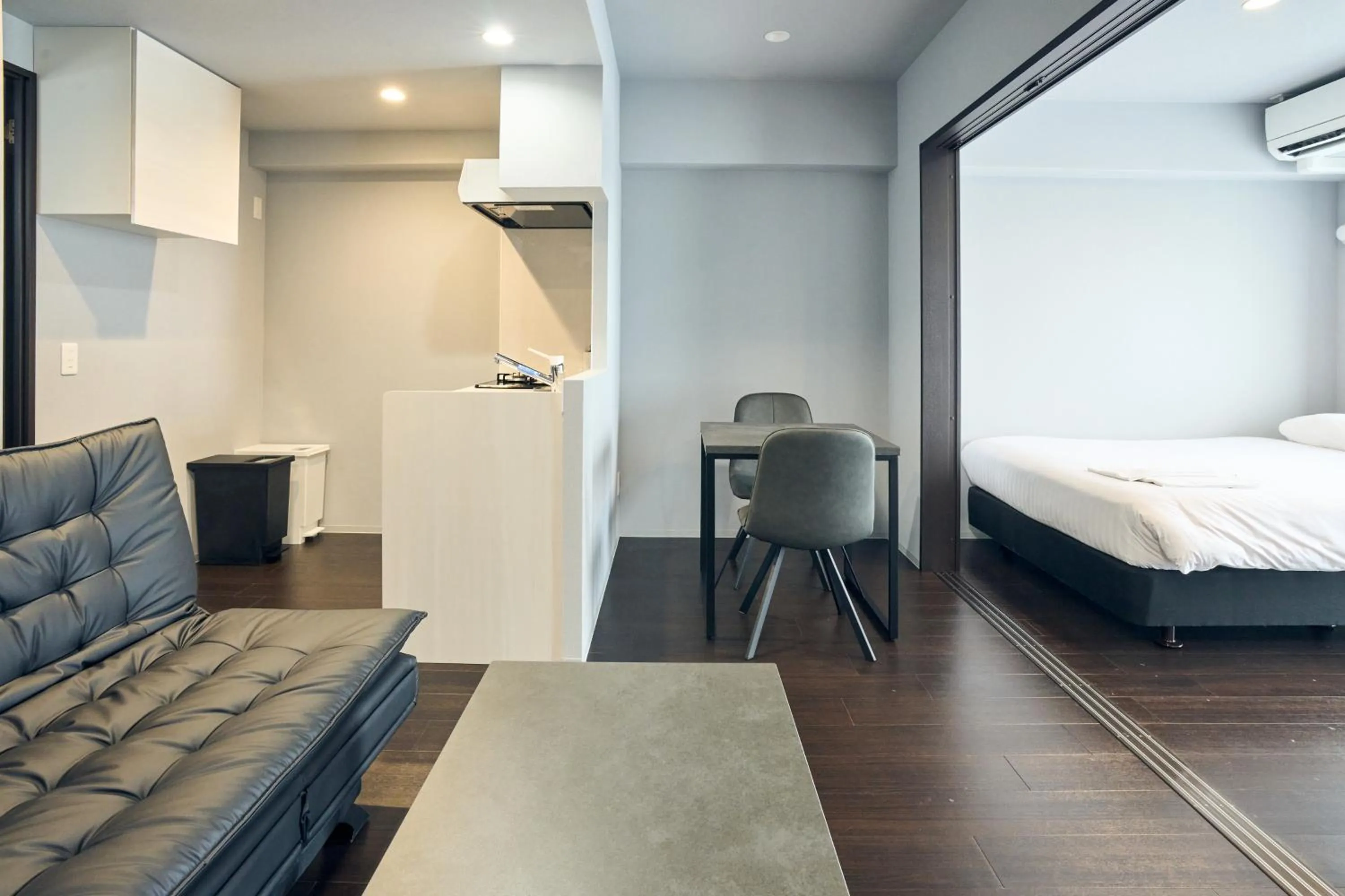 Living room, Bed in Vacation Rental Hotel TENMONKAN