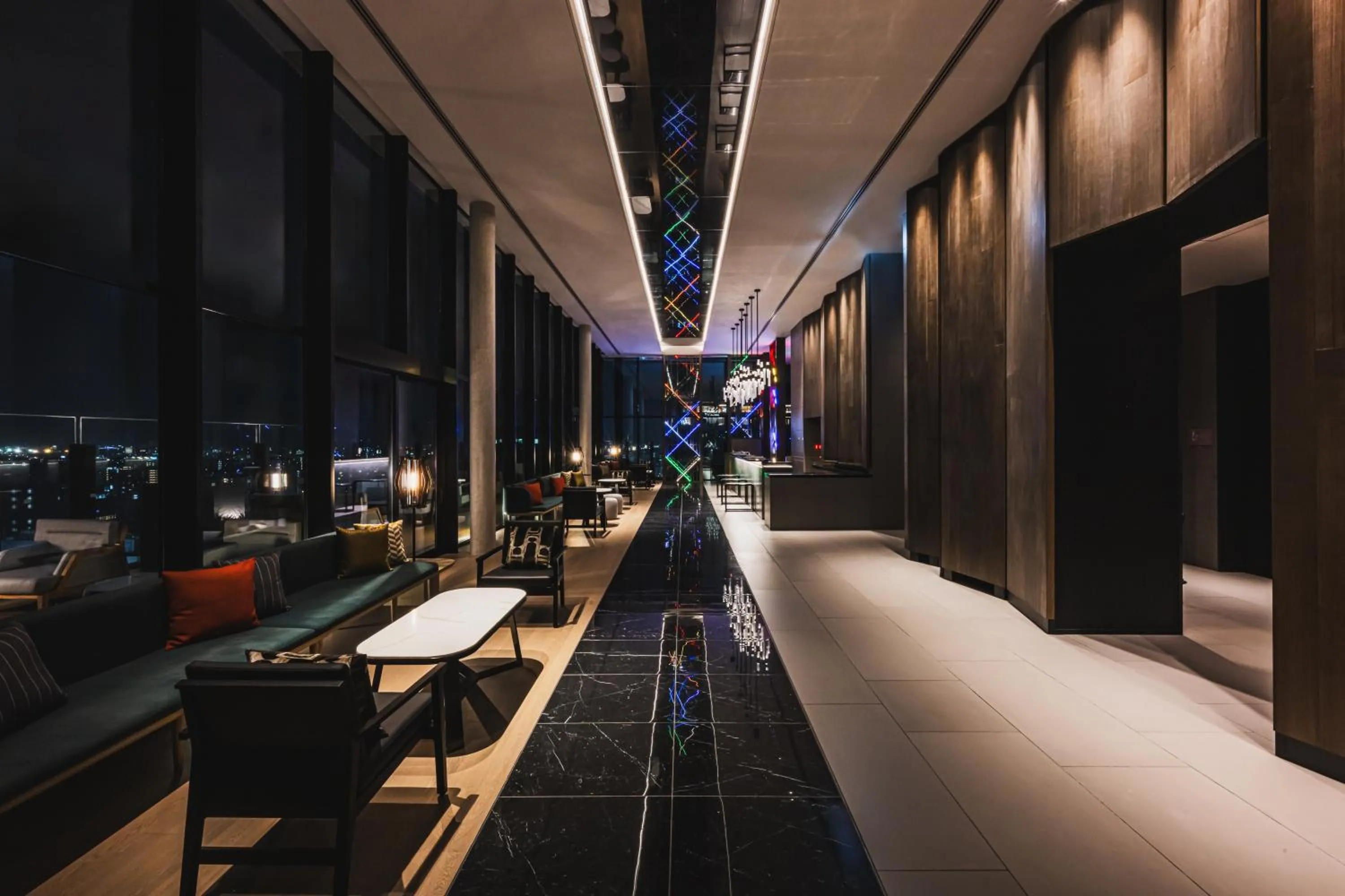 Night in The Gate Hotel Fukuoka by Hulic