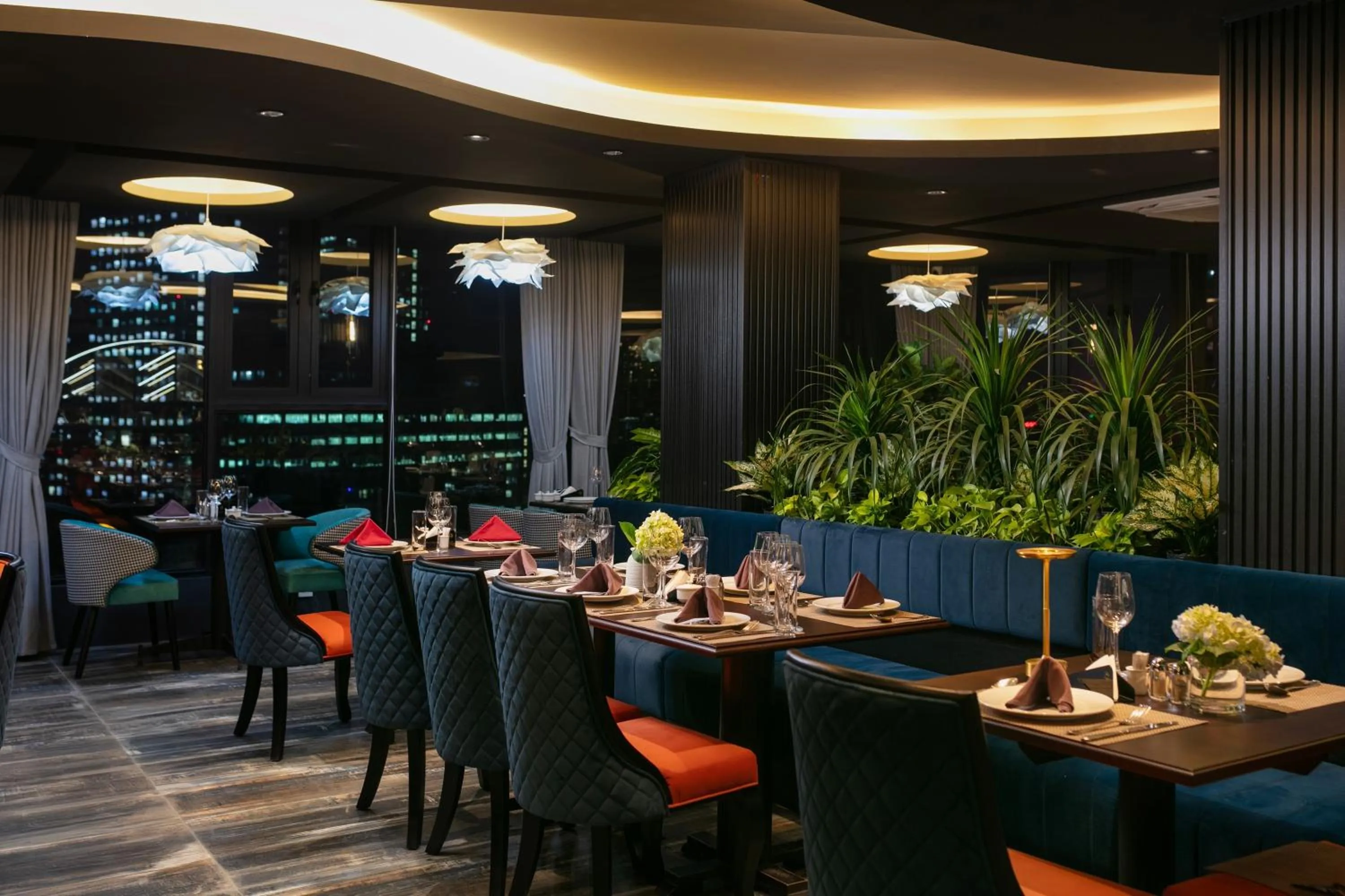 Restaurant/places to eat in MAY DE VILLE Corner Hotel