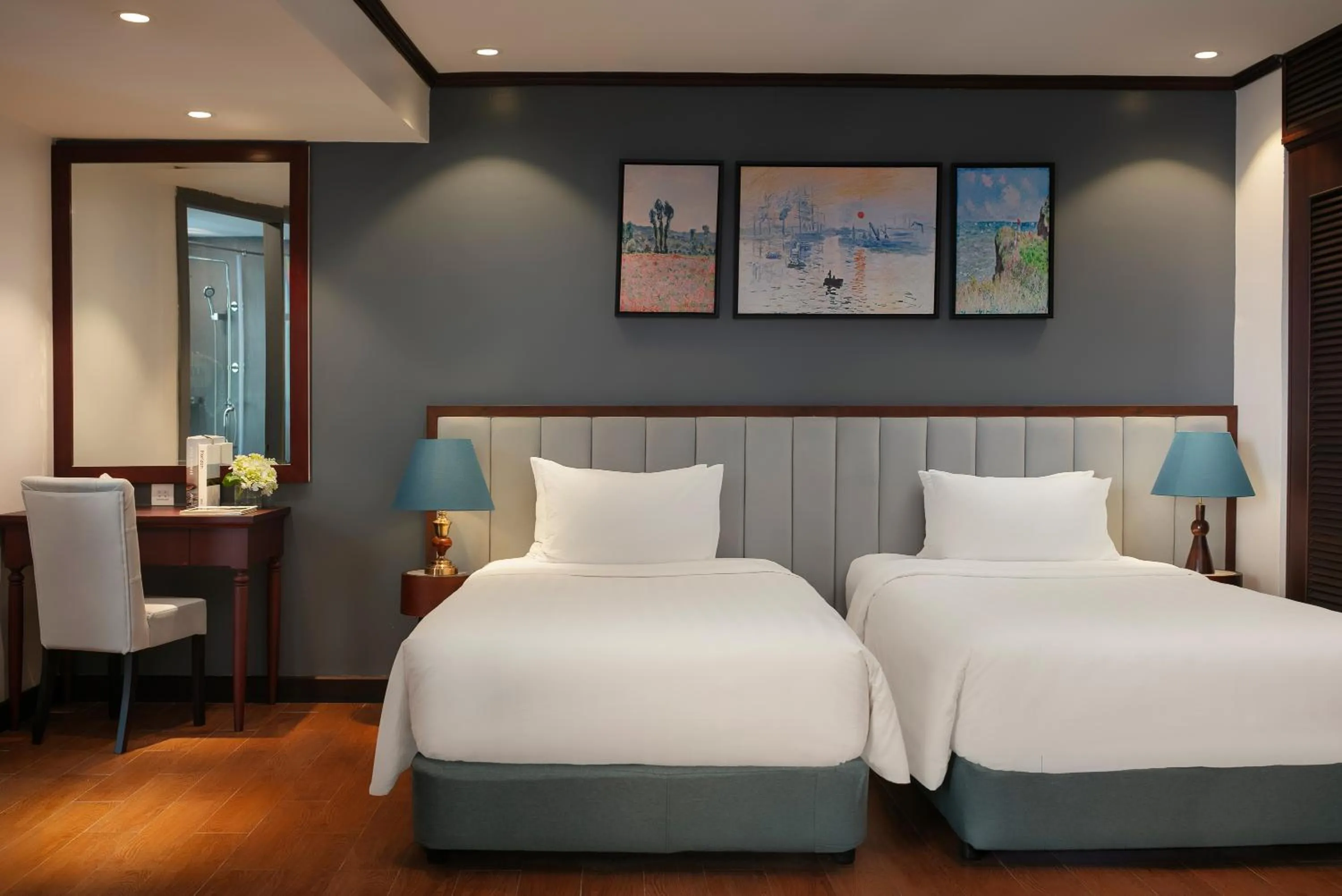 Bedroom, Bed in MAY DE VILLE Corner Hotel