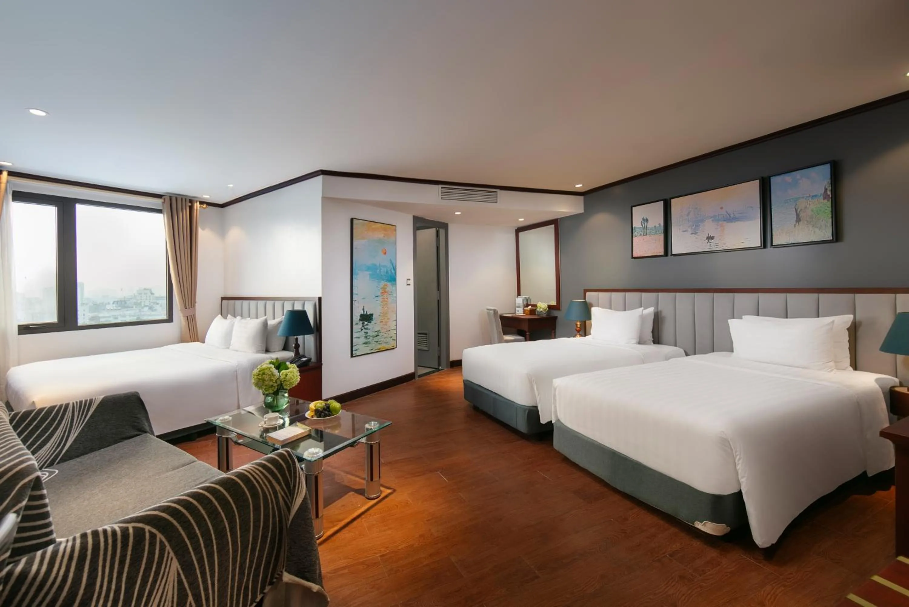 Family, Bed in MAY DE VILLE Corner Hotel