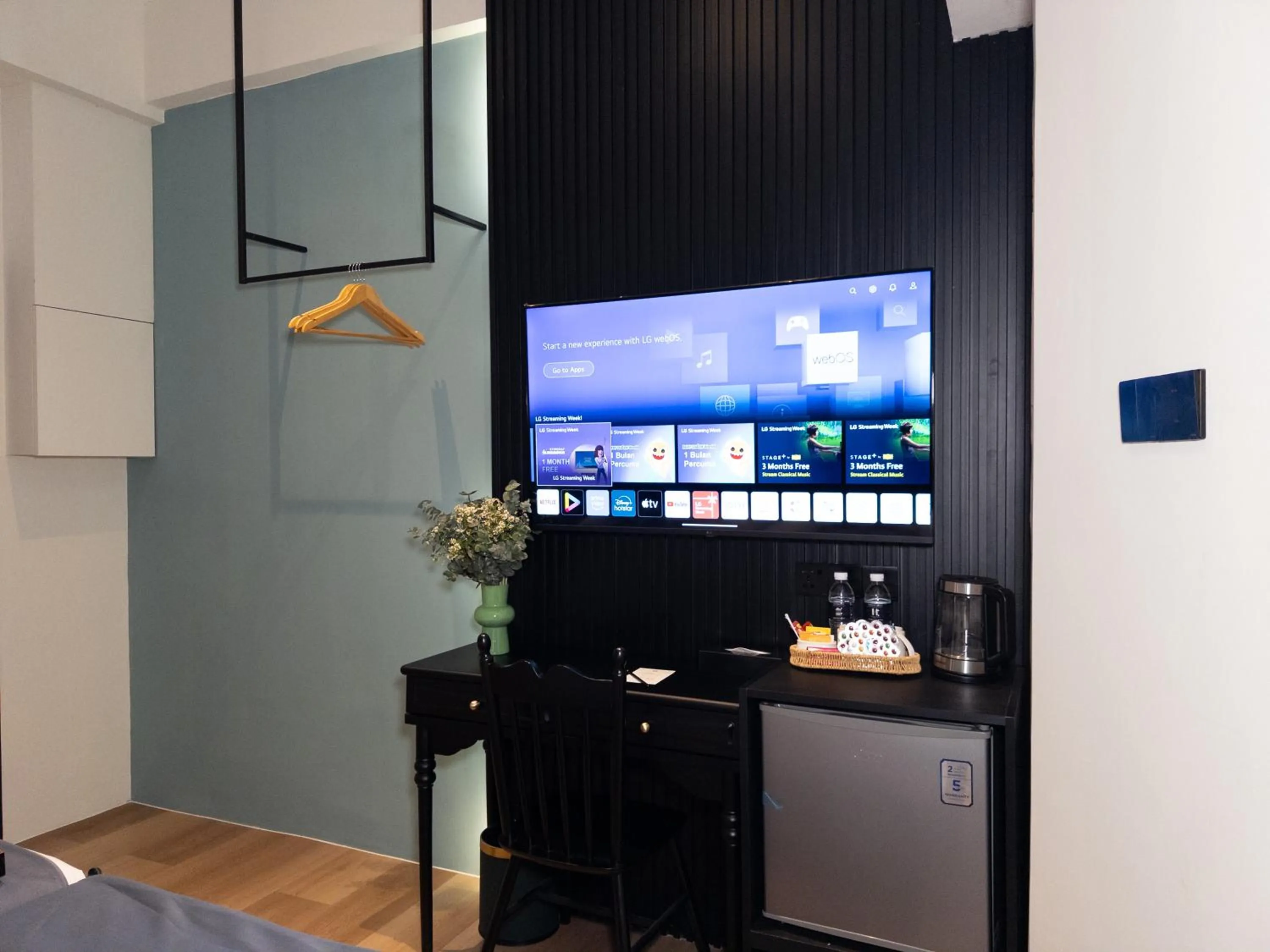 TV and multimedia in Legacy Hill Hotel