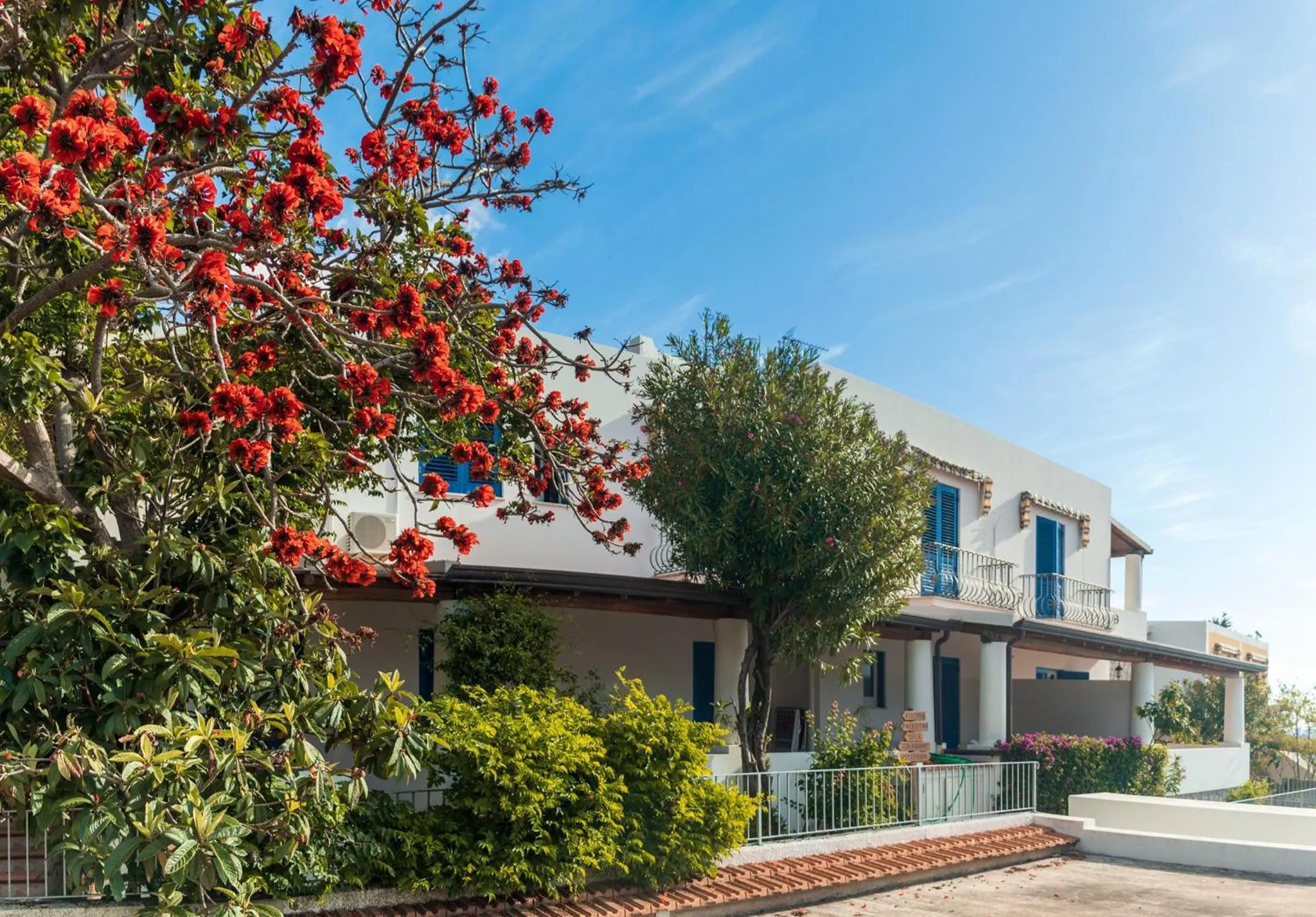 Property building in Hotel Residence La Villetta