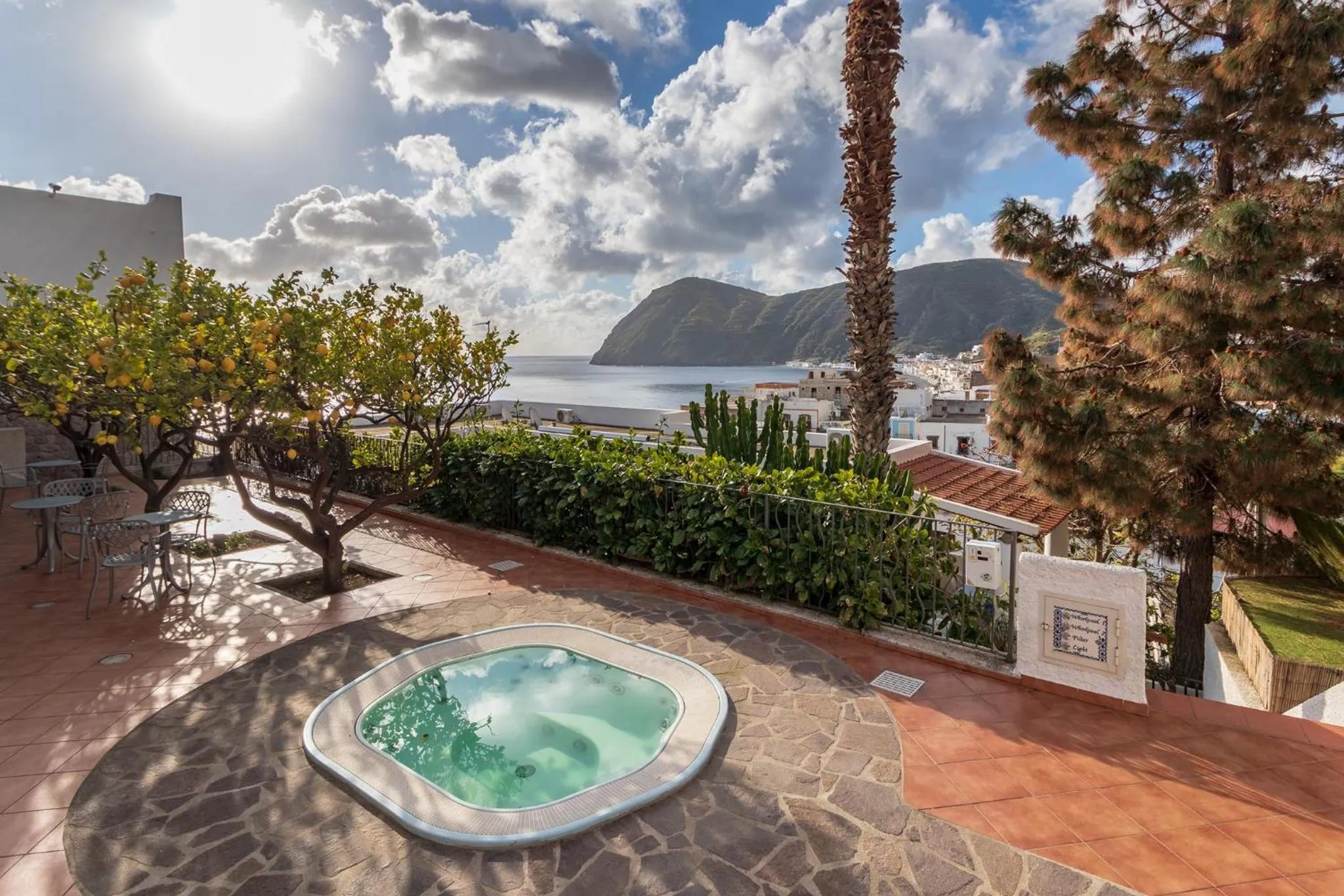 Solarium in Hotel Residence La Villetta