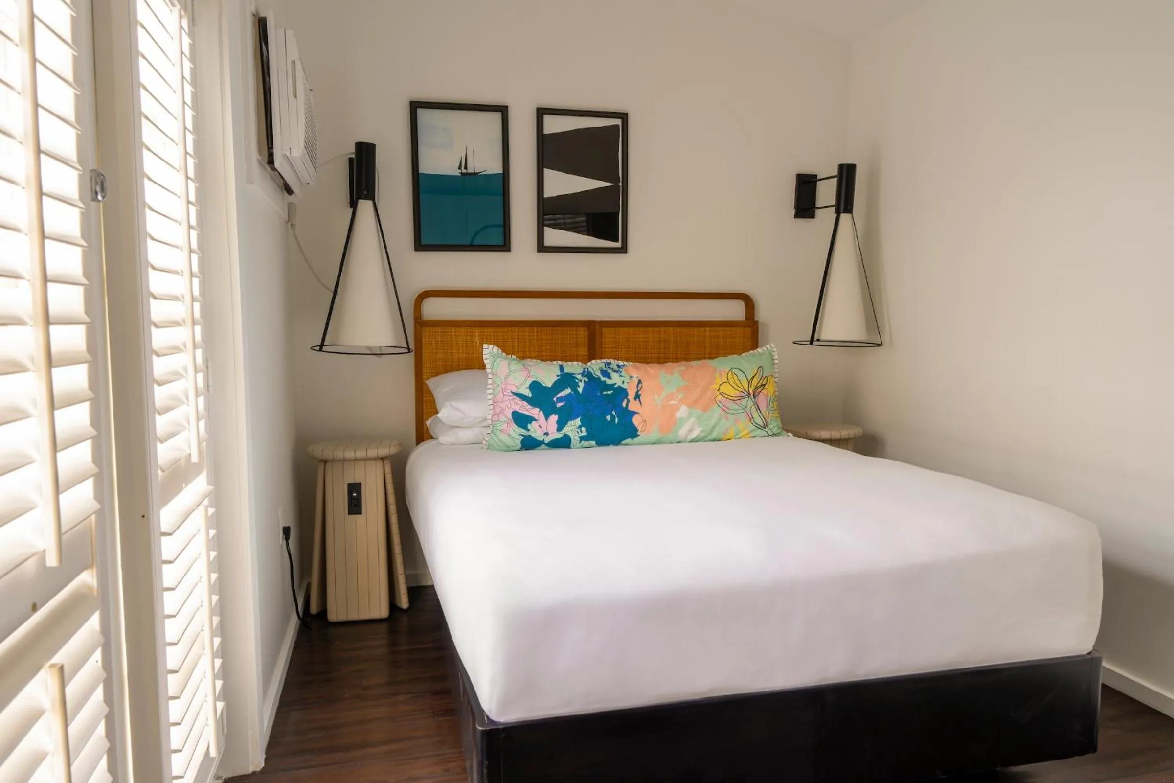 Bedroom, Bed in Ella's Cottages - Key West Historic Inns