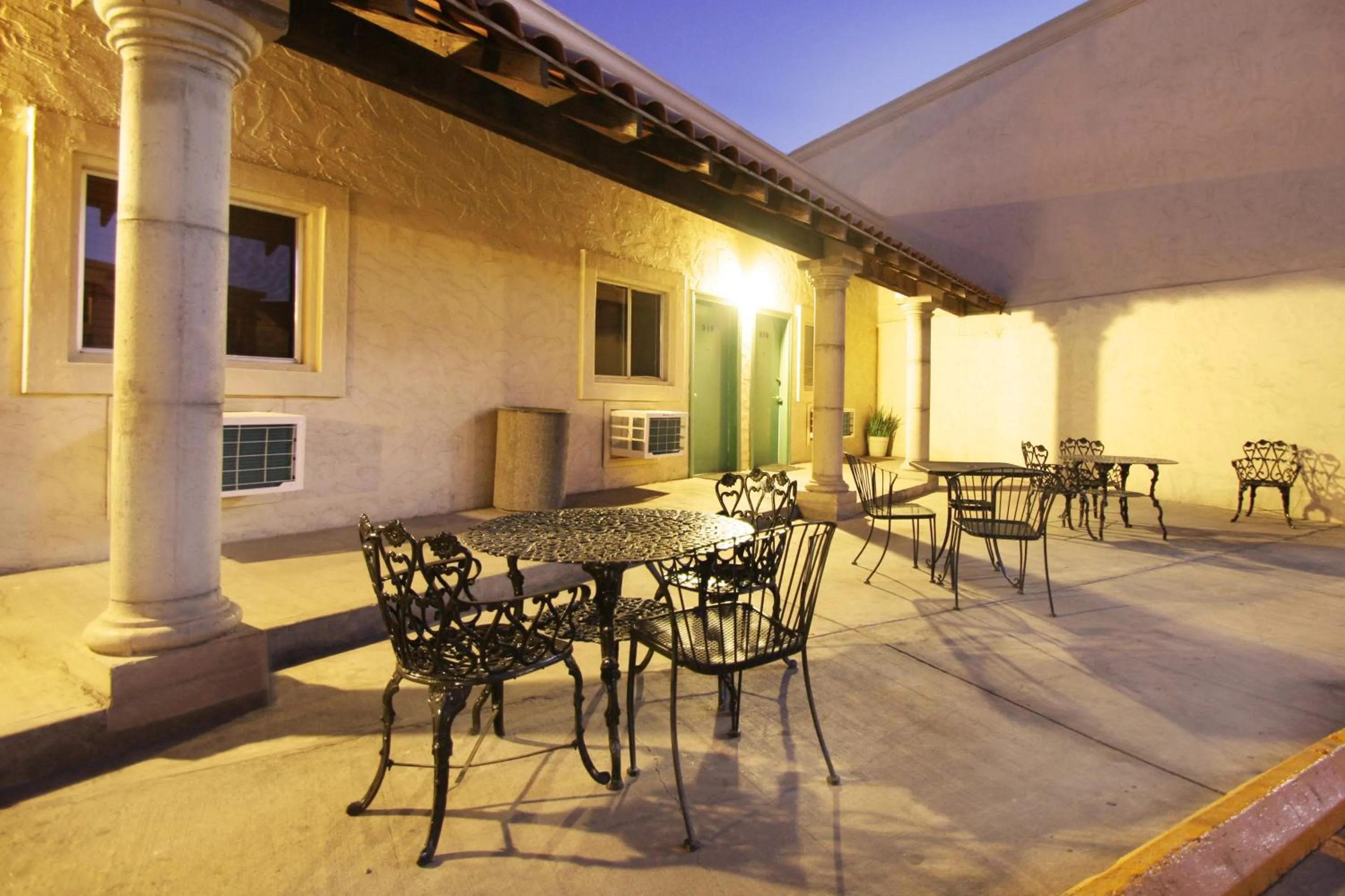 Night in Hotel Azteca de Oro Mexicali