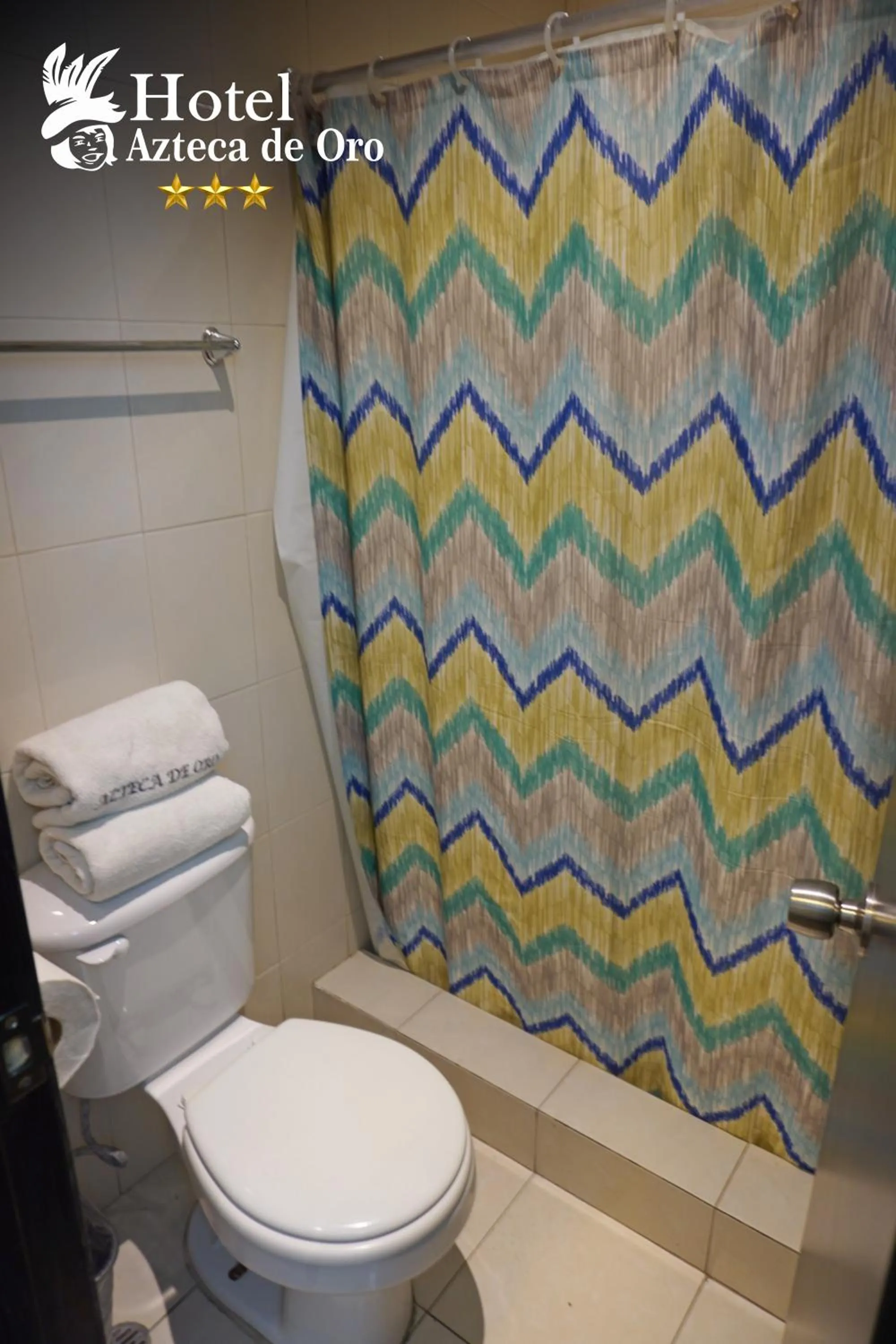 Bathroom in Hotel Azteca de Oro Mexicali