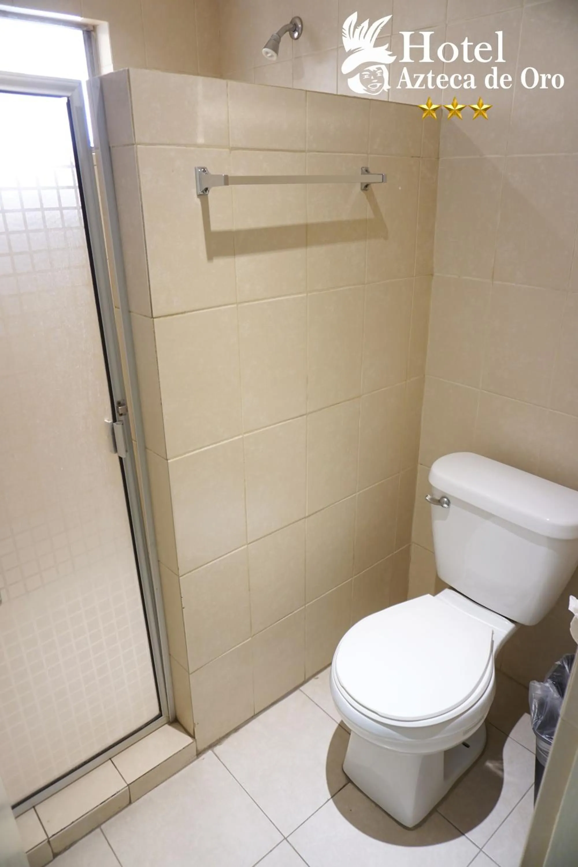 Bathroom in Hotel Azteca de Oro Mexicali