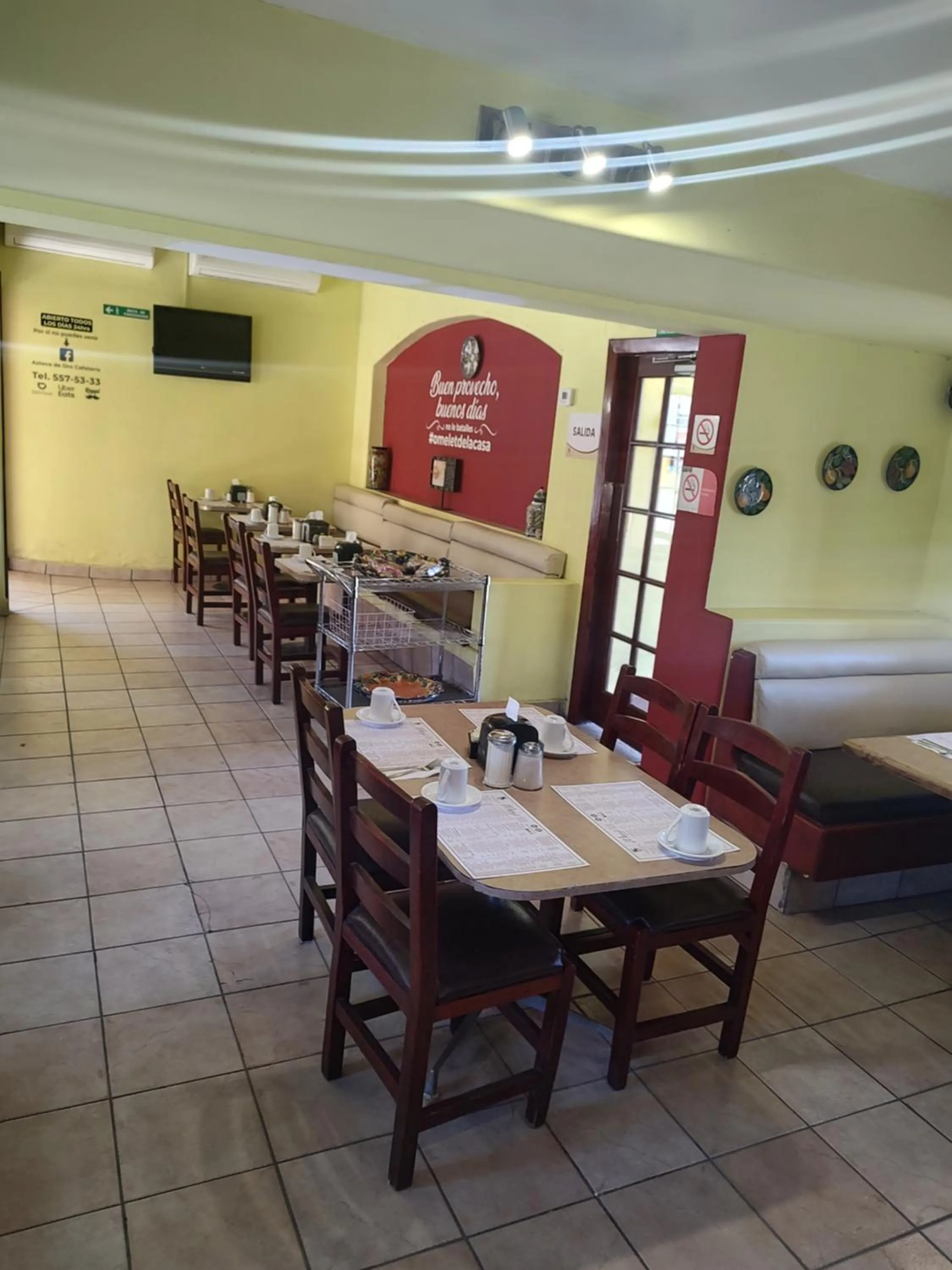 Restaurant/places to eat in Hotel Azteca de Oro Mexicali