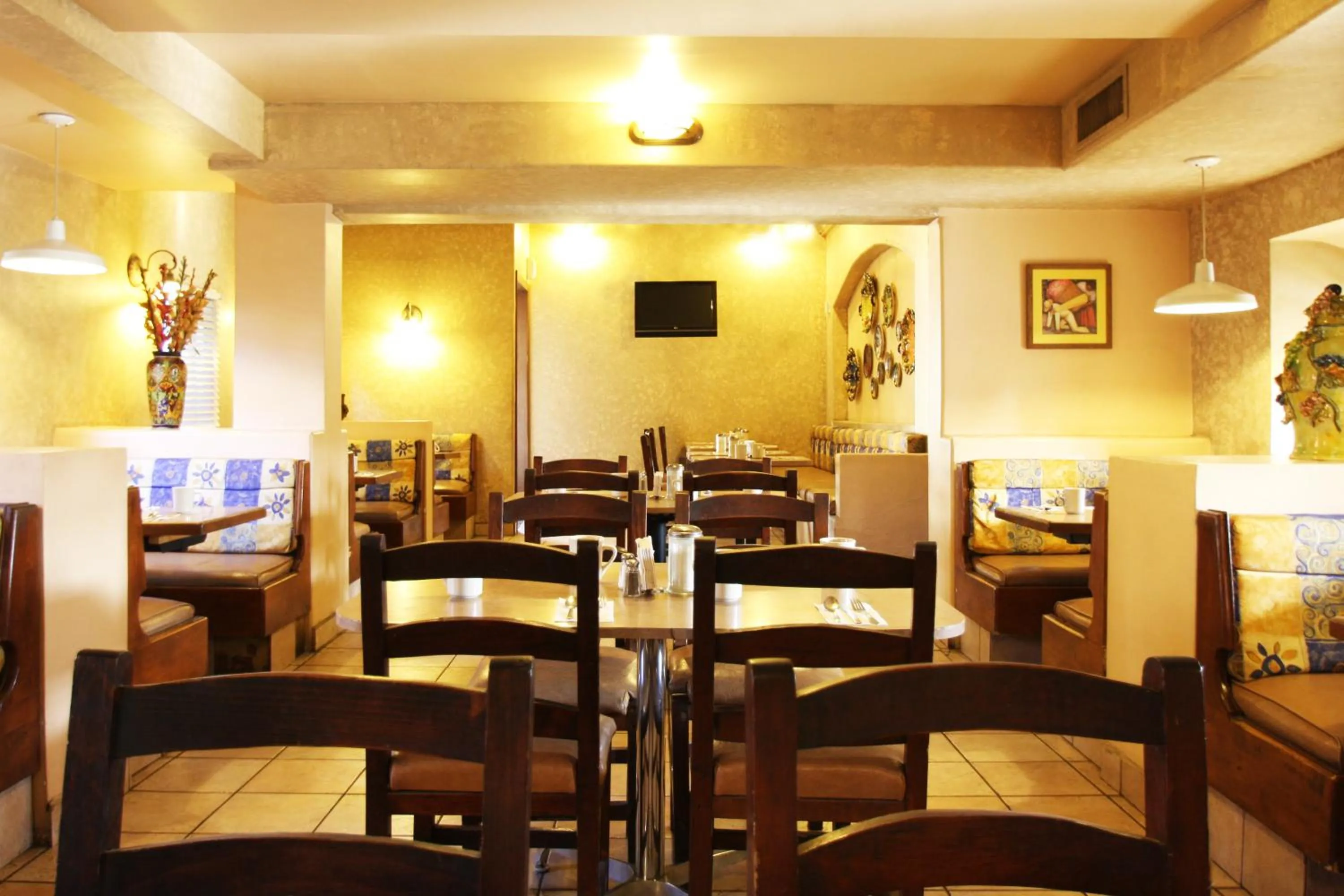 Restaurant/places to eat in Hotel Azteca de Oro Mexicali