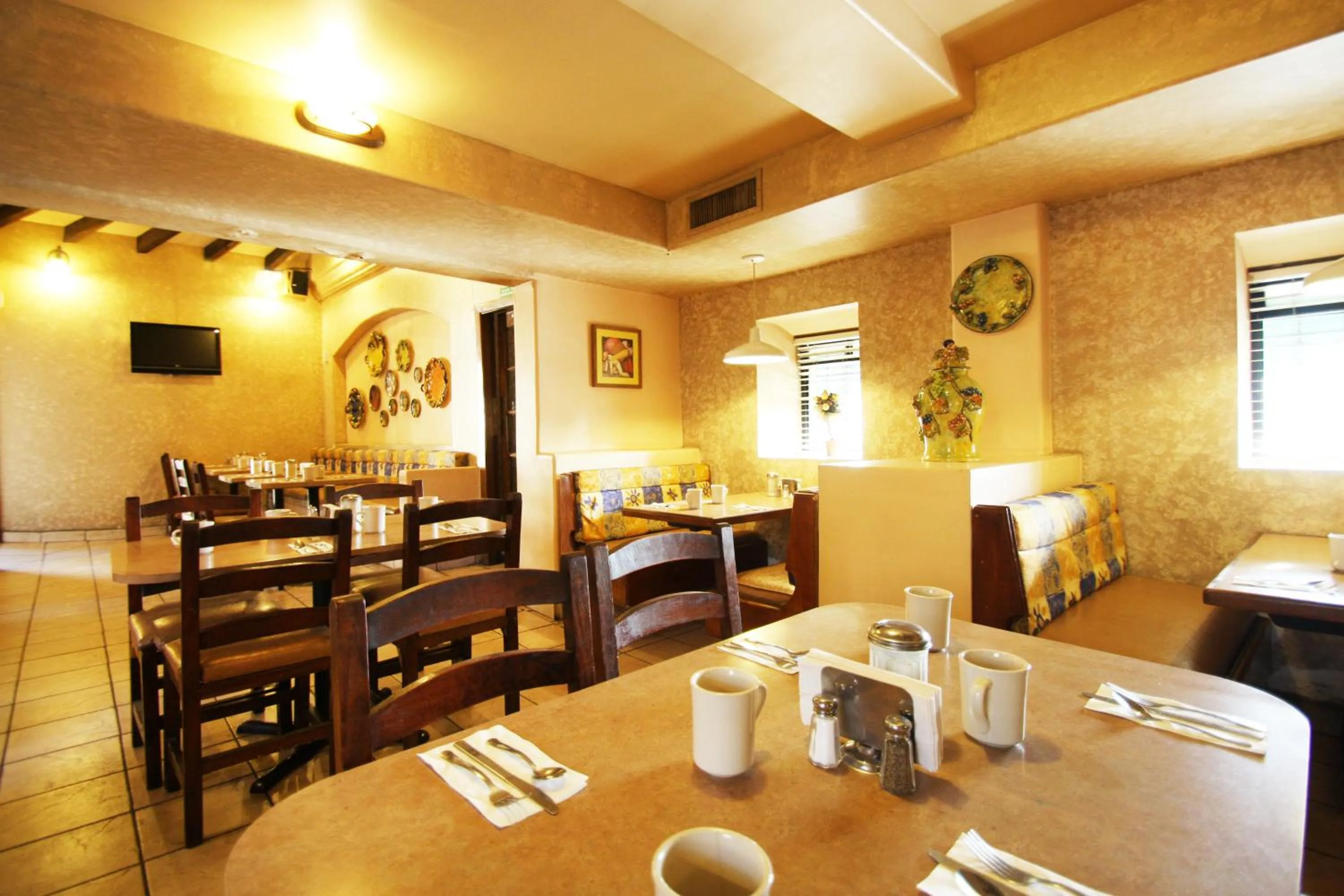 Restaurant/places to eat in Hotel Azteca de Oro Mexicali