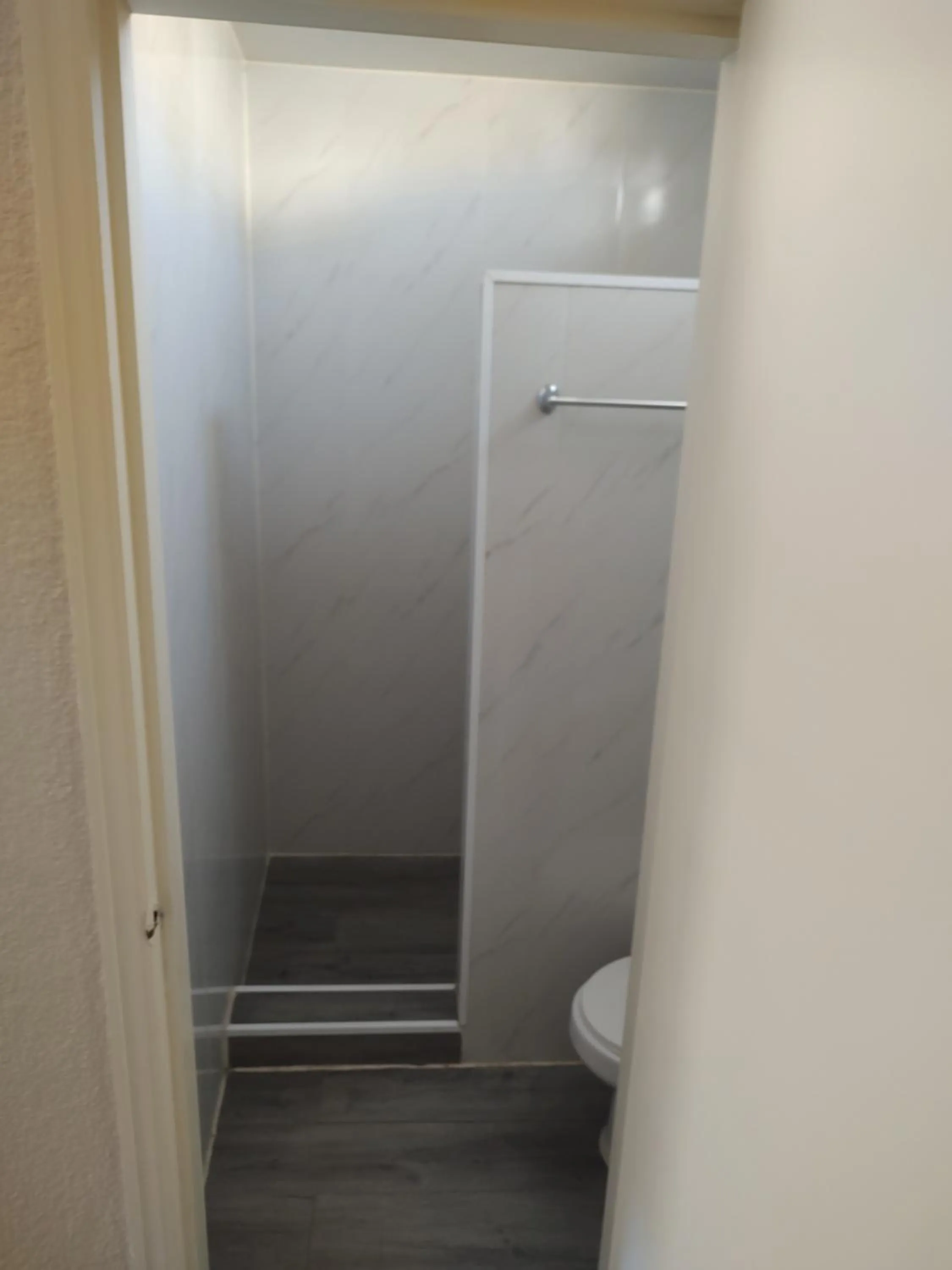 Shower in Hotel Azteca de Oro Mexicali