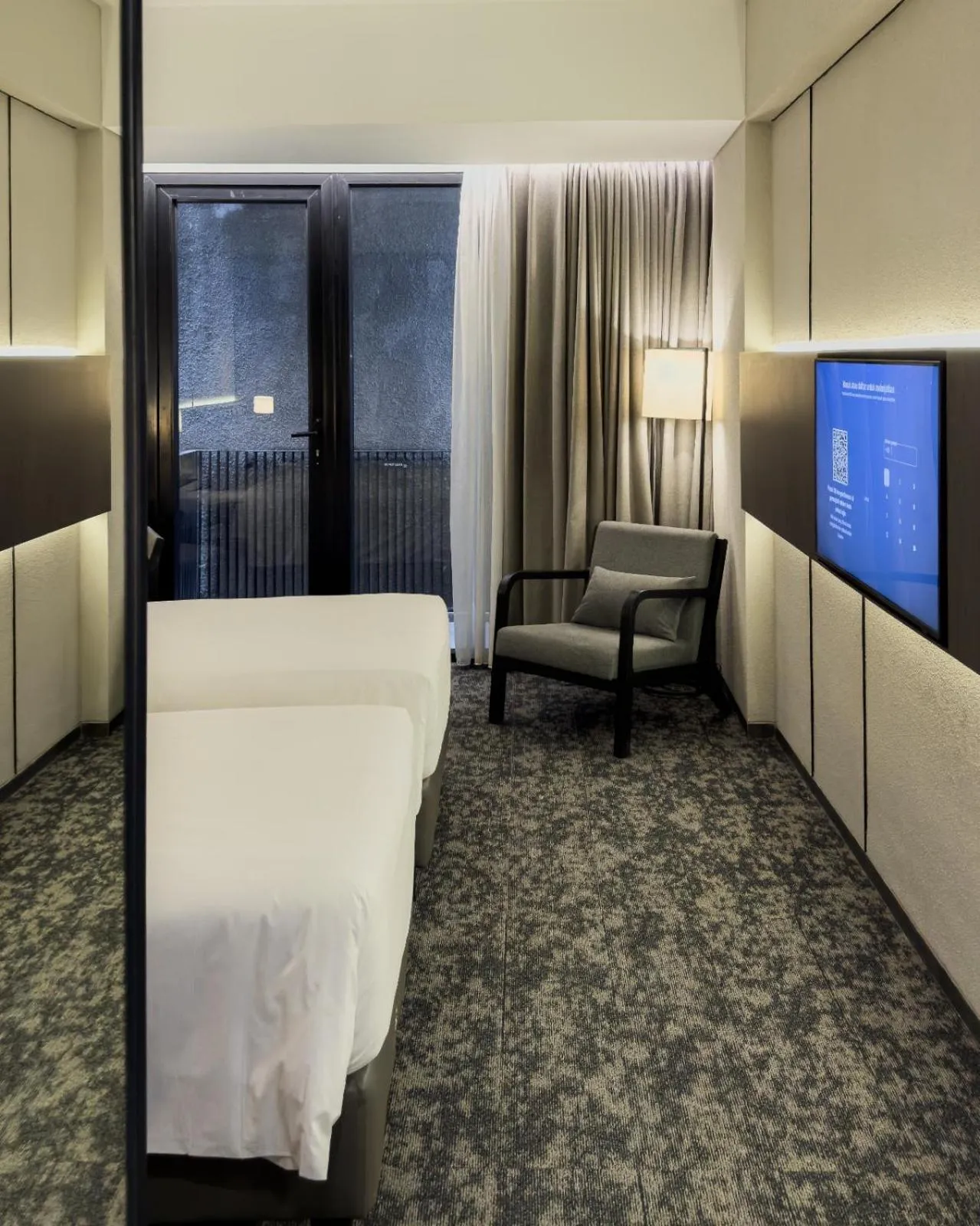 Balcony/Terrace, Bed in Manon Boutique Hotel Kota Lama Semarang