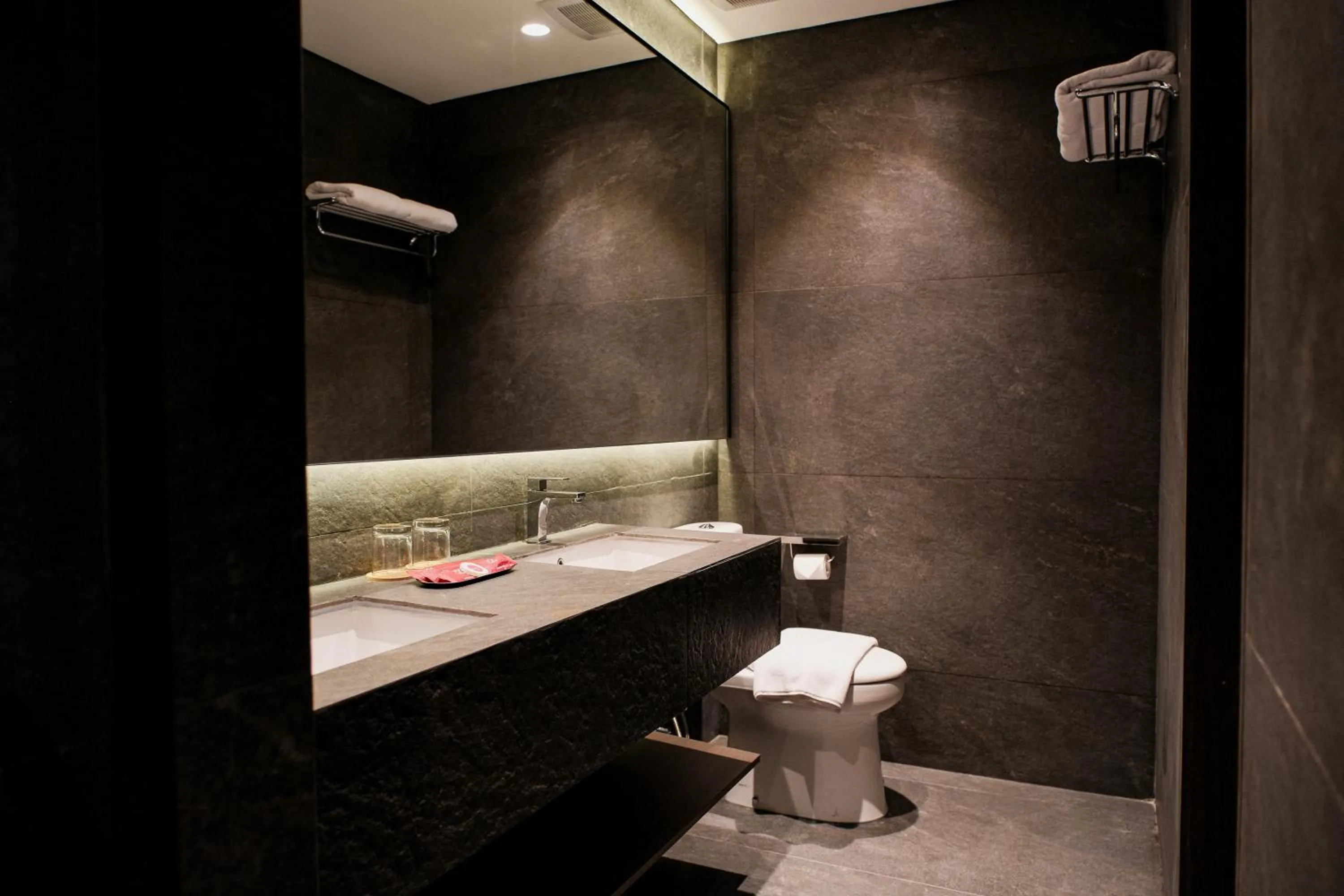 Toilet in Manon Boutique Hotel Kota Lama Semarang