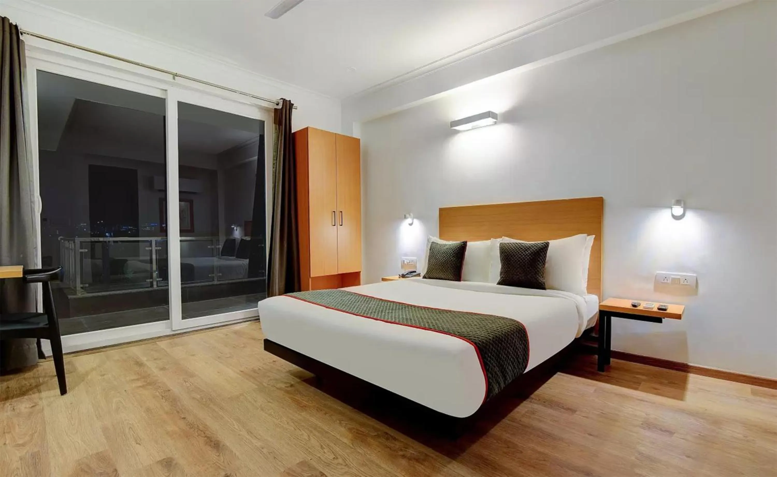 Bed in Hotel Aravali Inn & Banquet Hall