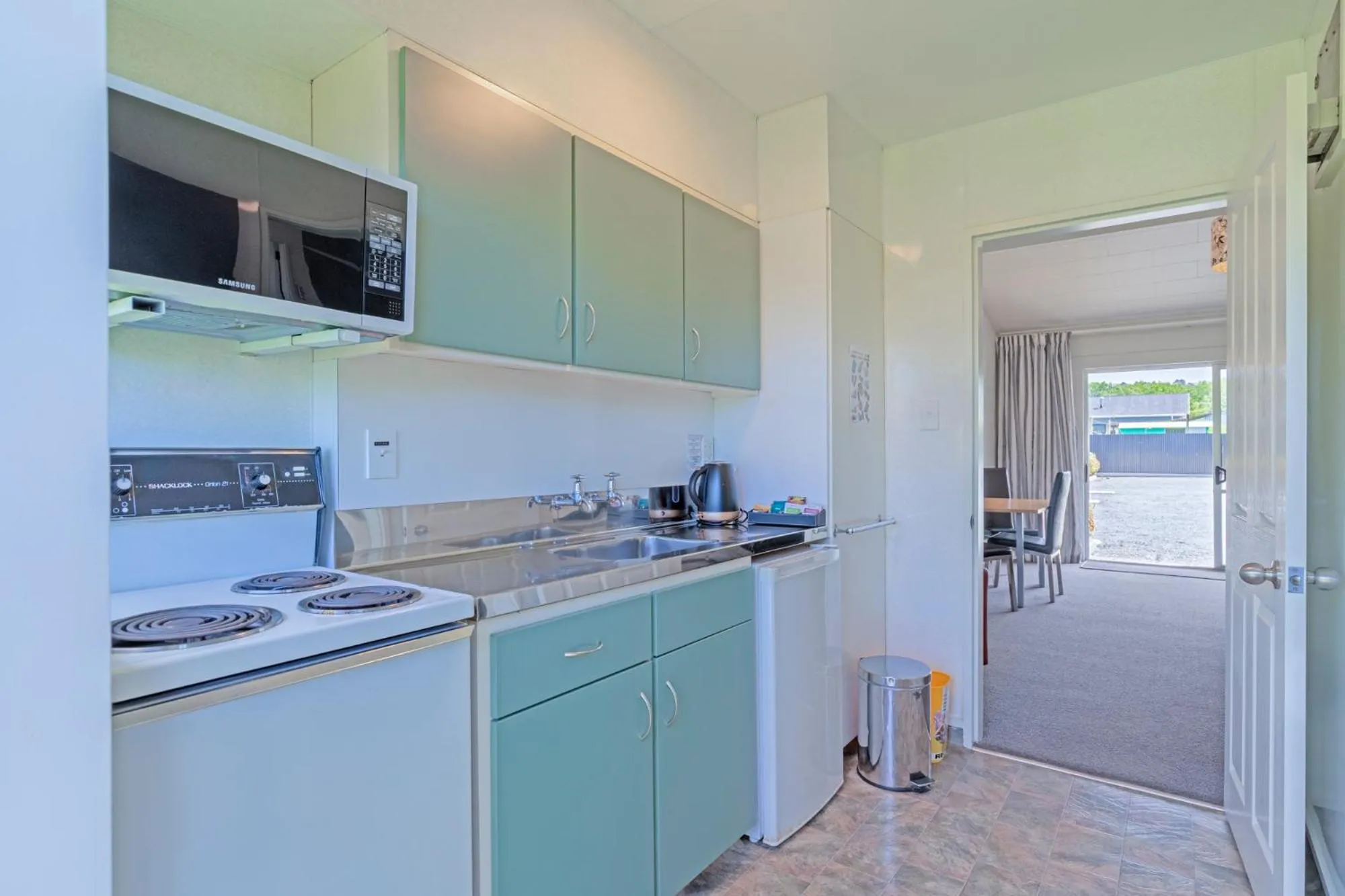 microwave in Andorra Motel