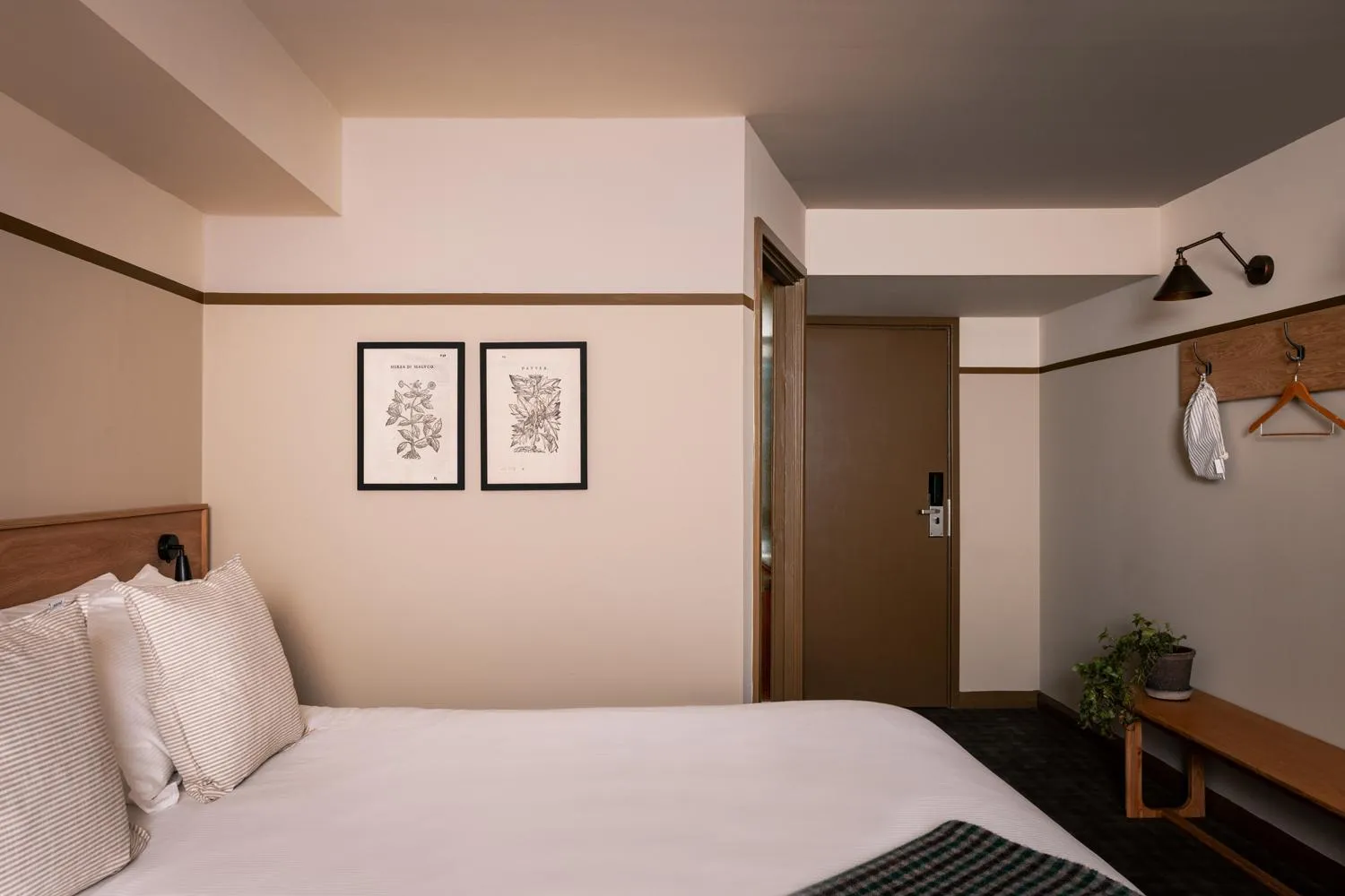 Bedroom, Bed in The Hide