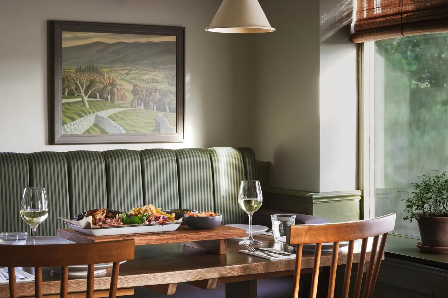 Restaurant/places to eat in The Hide