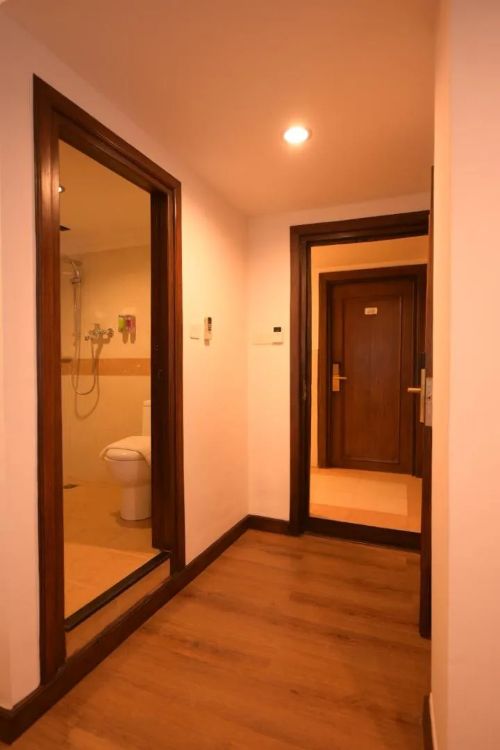 Bathroom in Gallery Park Hotel