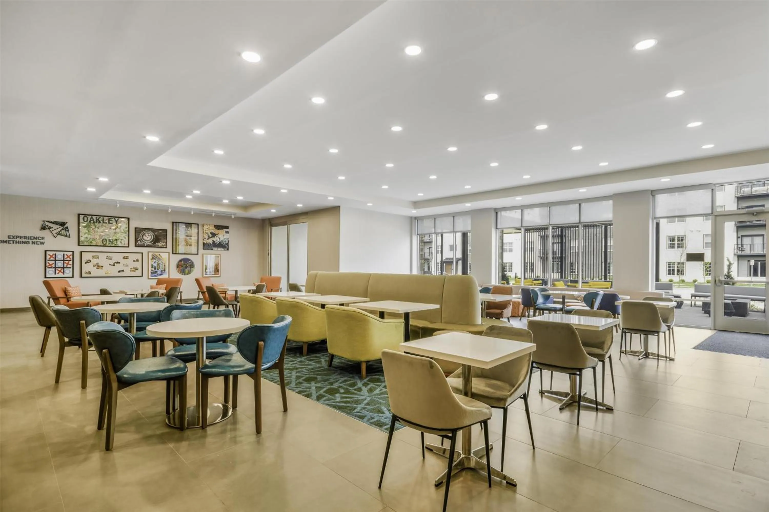 Lobby or reception in Home2 Suites By Hilton Cincinnati Midtown Oakley